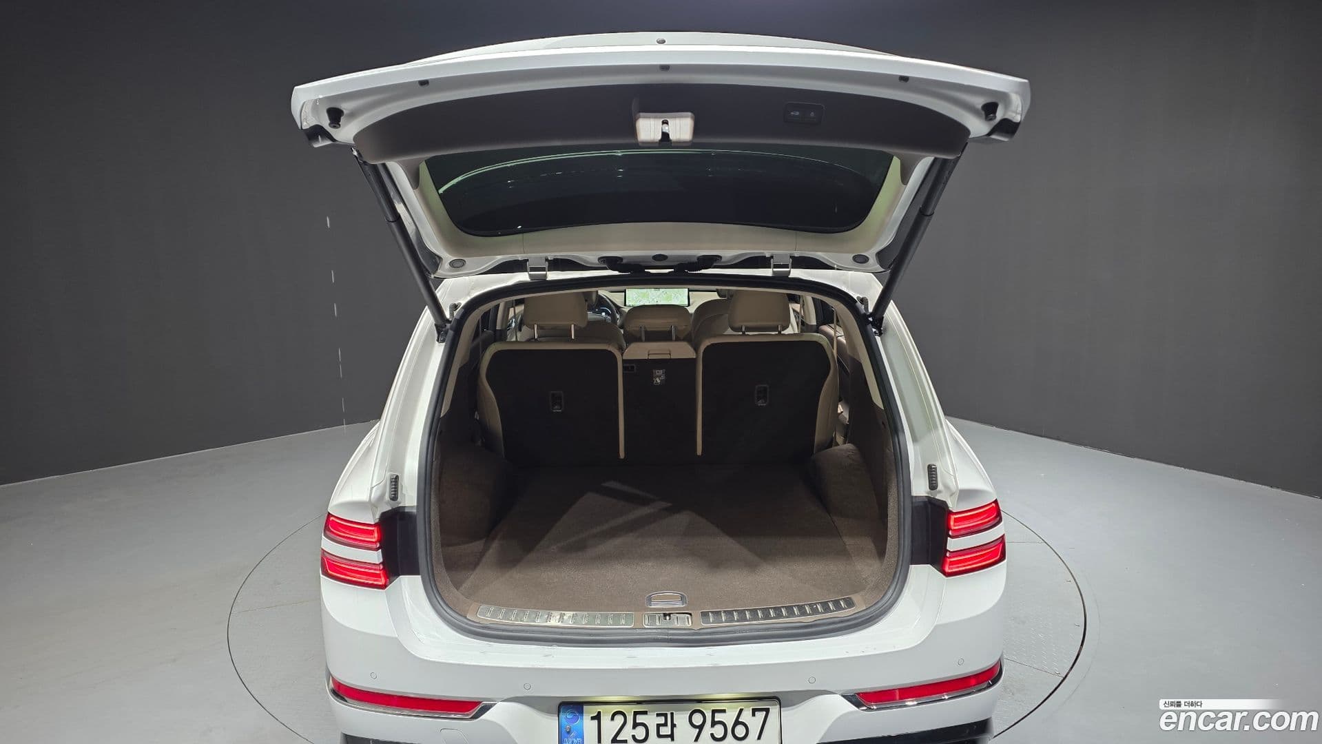 Main__Slider__Photo:GV80 Genesis 2022.10-16