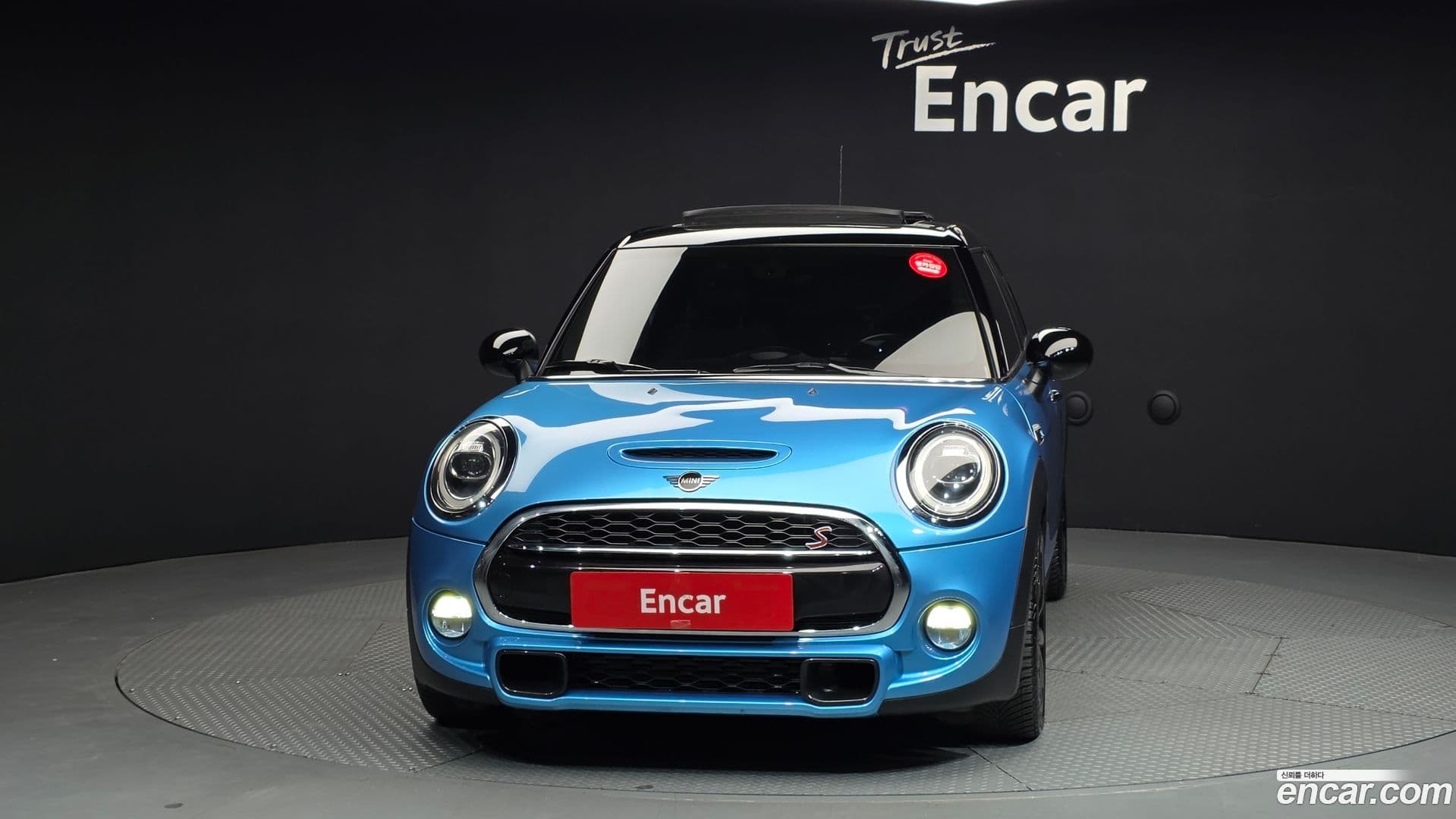 Main__Slider__Photo:Cooper Mini 2018.6-0