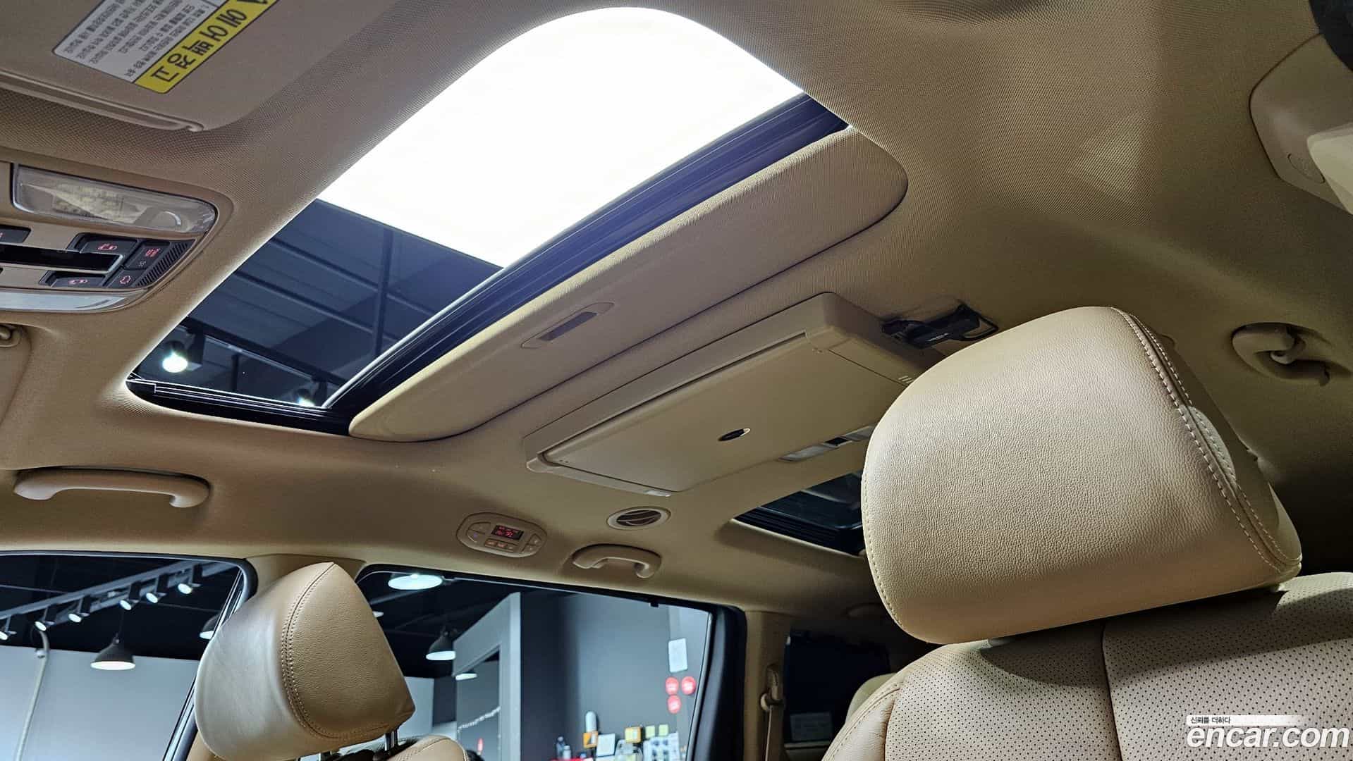 Canival Kia 2017.8-OPTION-021