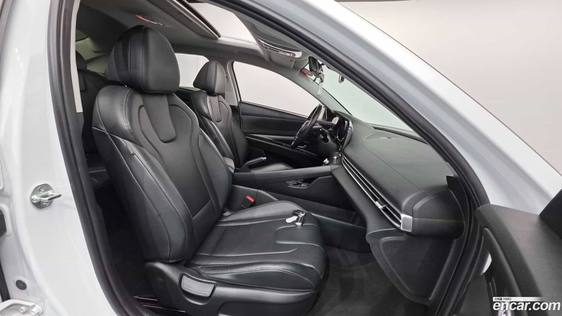 AVANTE Hyundai 2022.0-INNER-010
