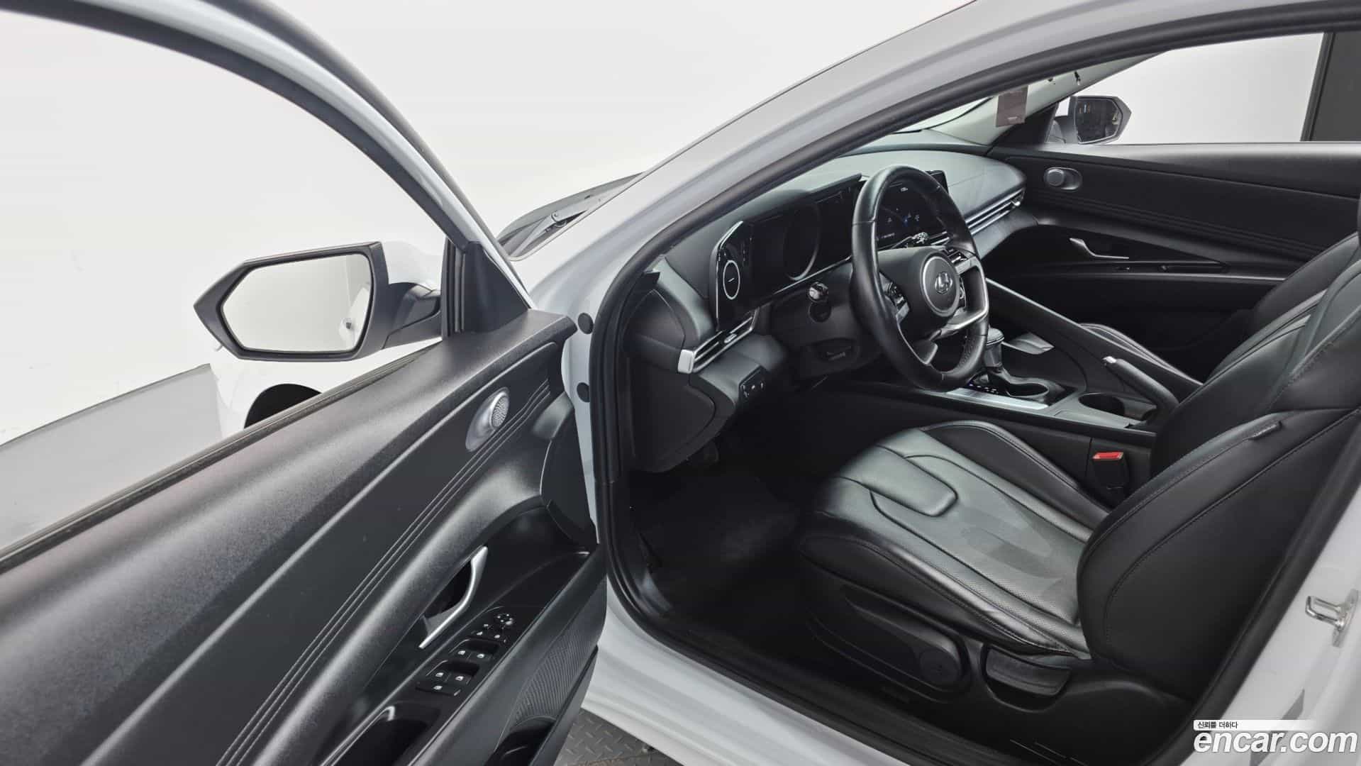 AVANTE Hyundai 2022.0-OPTION-016