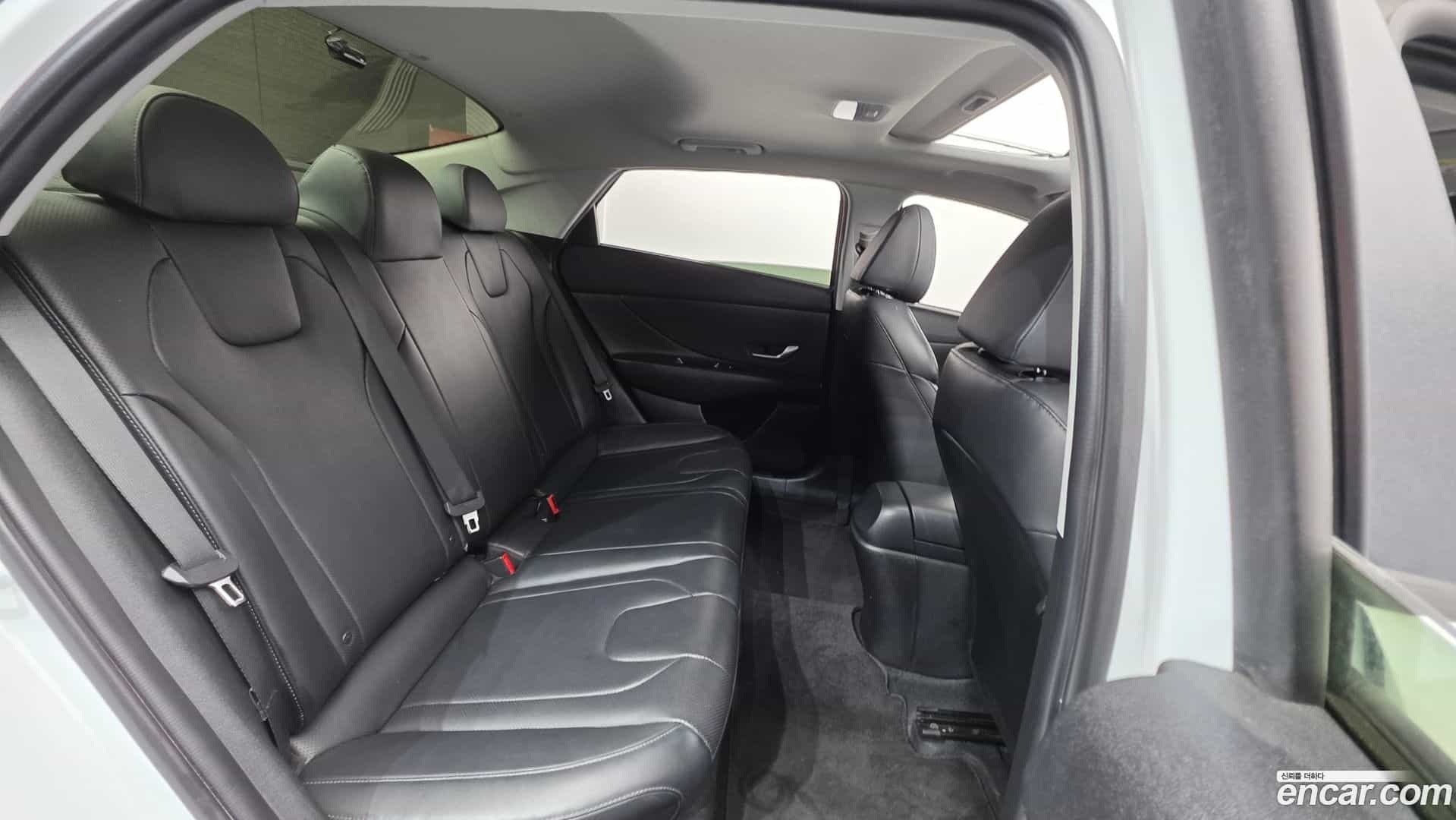 AVANTE Hyundai 2022.0-OPTION-023