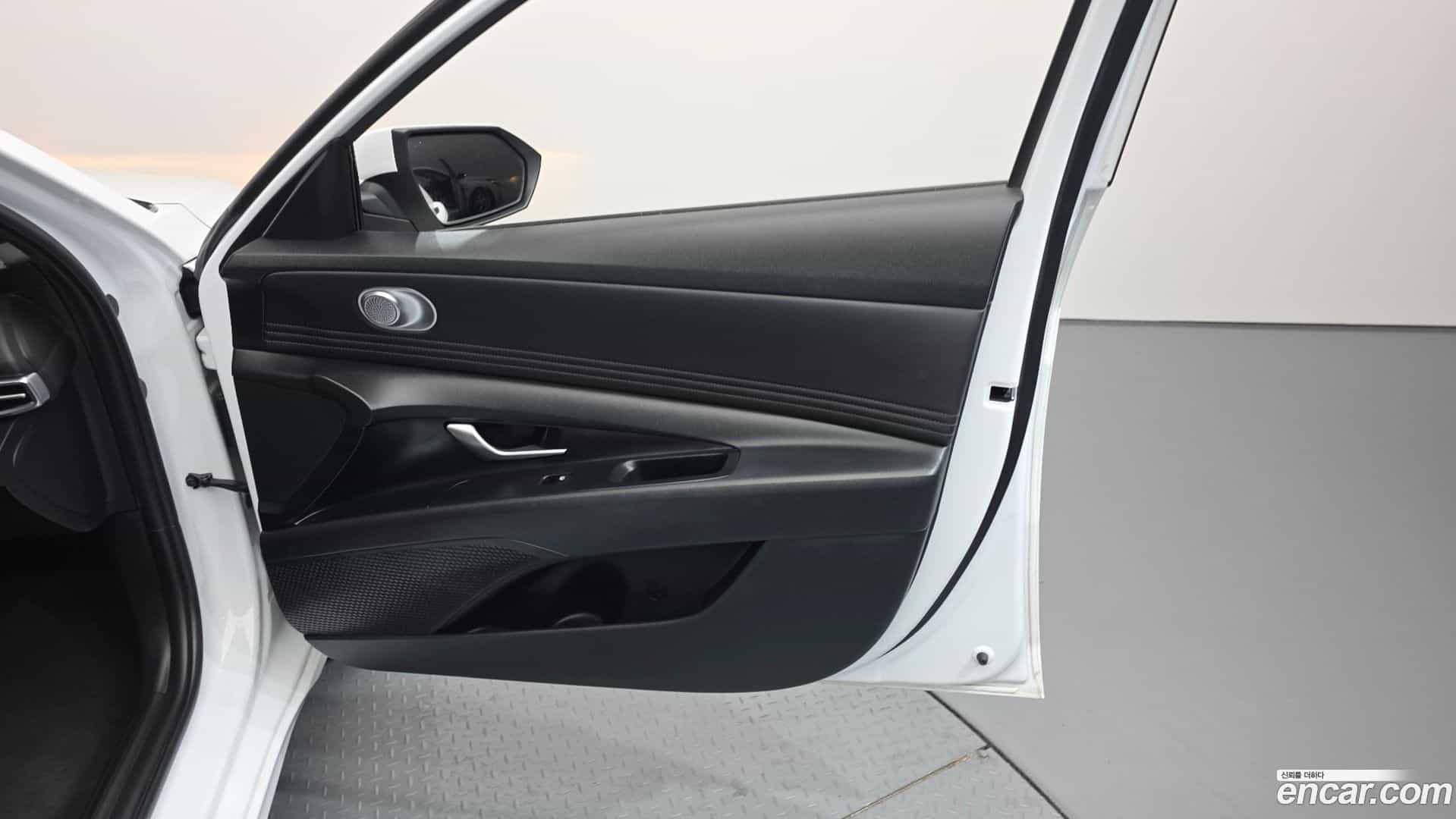 AVANTE Hyundai 2022.0-INNER-034