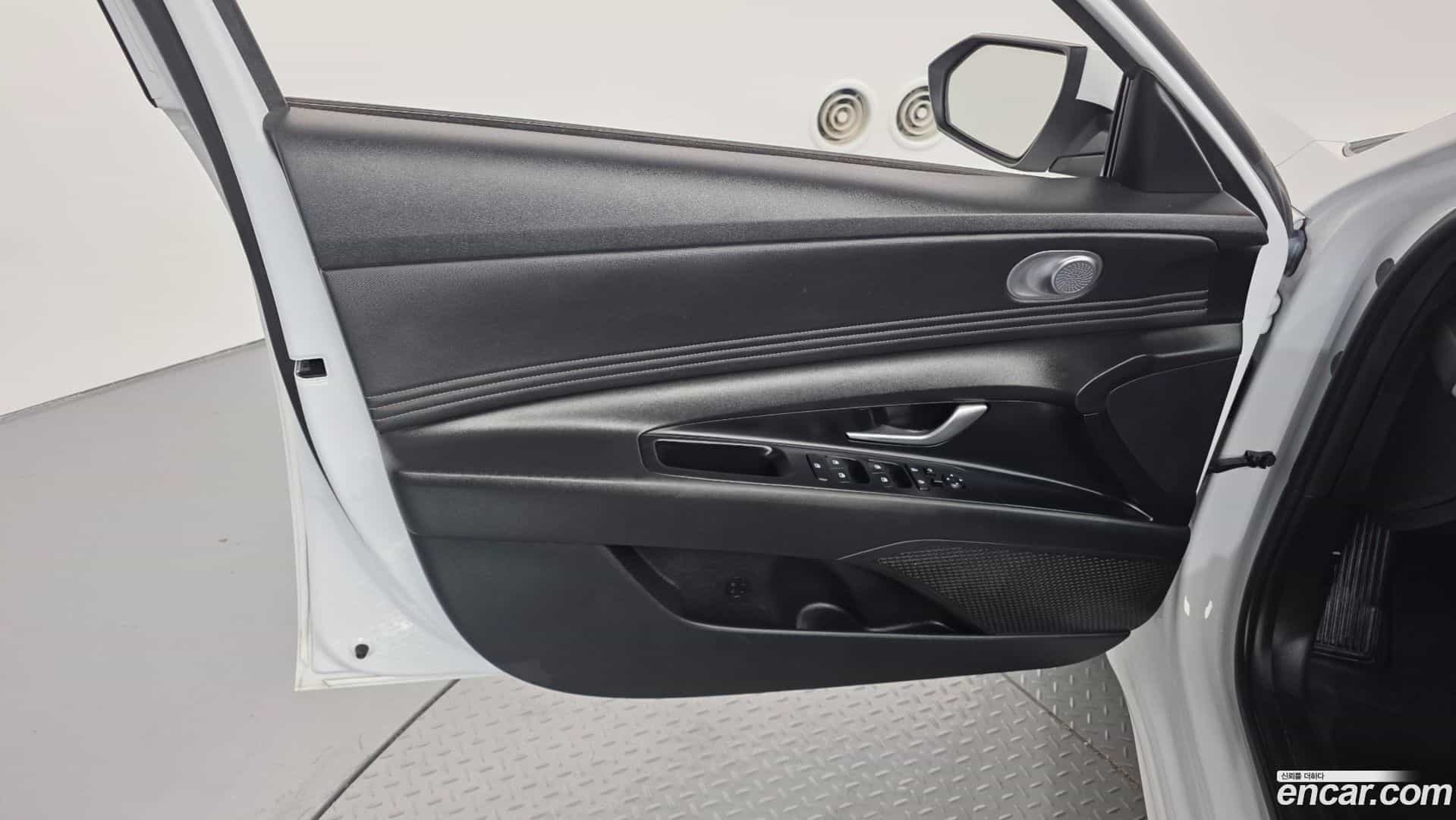 AVANTE Hyundai 2022.0-INNER-035