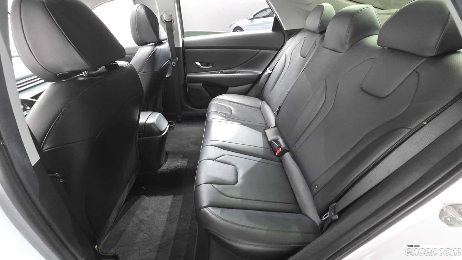 AVANTE Hyundai 2022.0-INNER-036