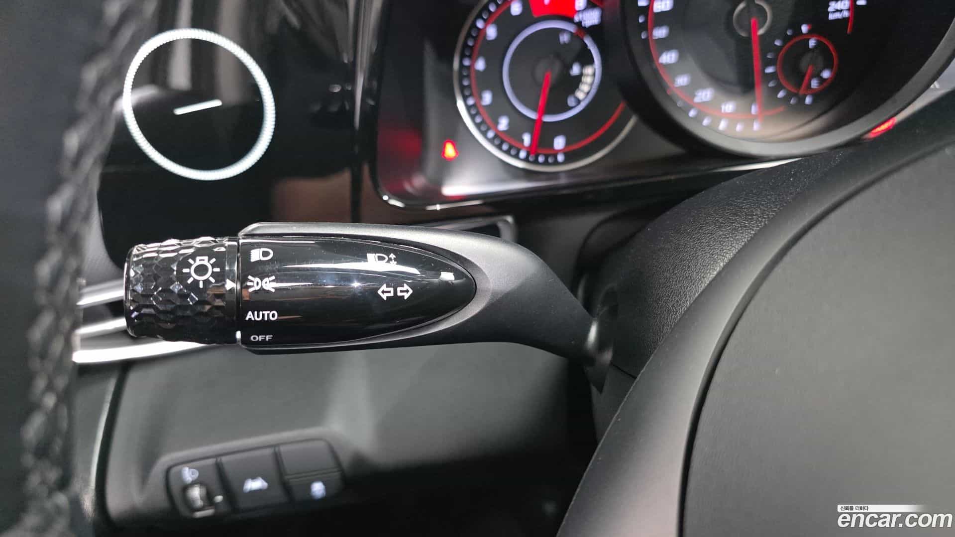 AVANTE Hyundai 2022.0-OPTION-043
