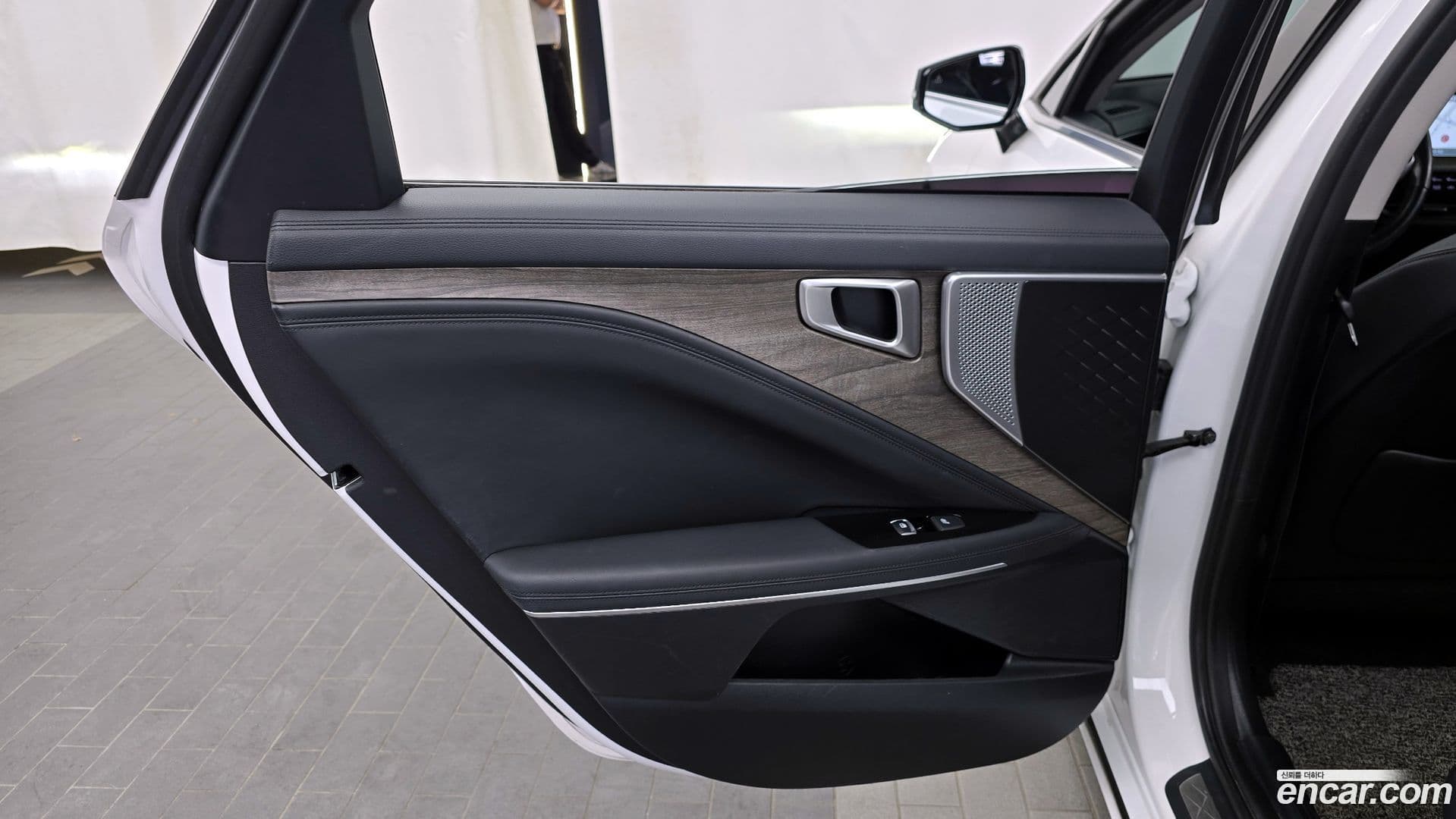 Main__Slider__Photo:K8 Kia 2021.4-24