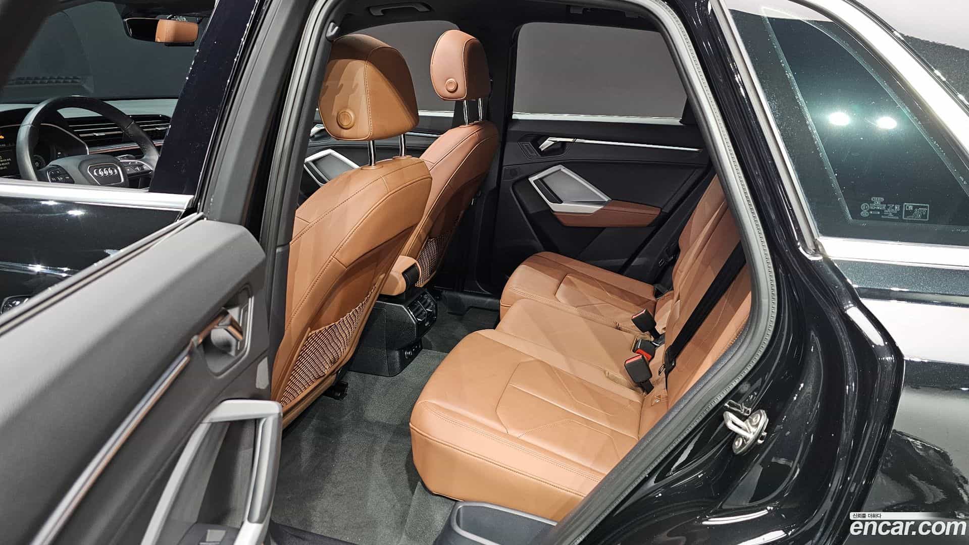 Q3 Audi 2022.11-OPTION-021