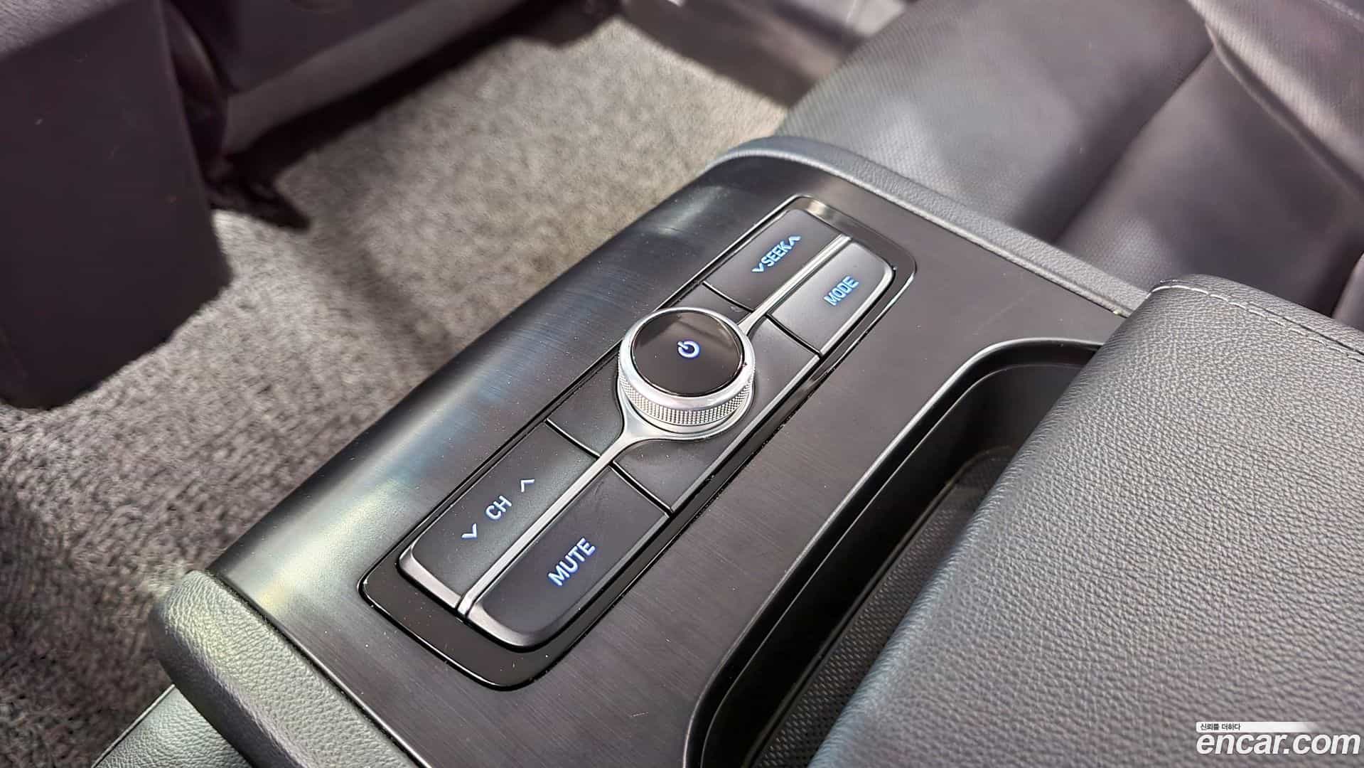 Grandeur Hyundai 2017.4-OPTION-041