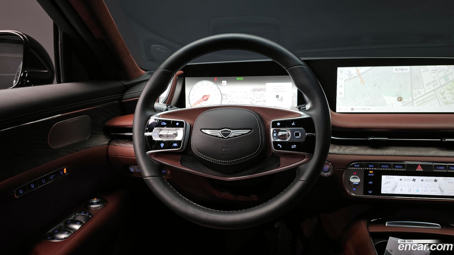 Main__Slider__Photo:G90 Genesis 2022.8-11