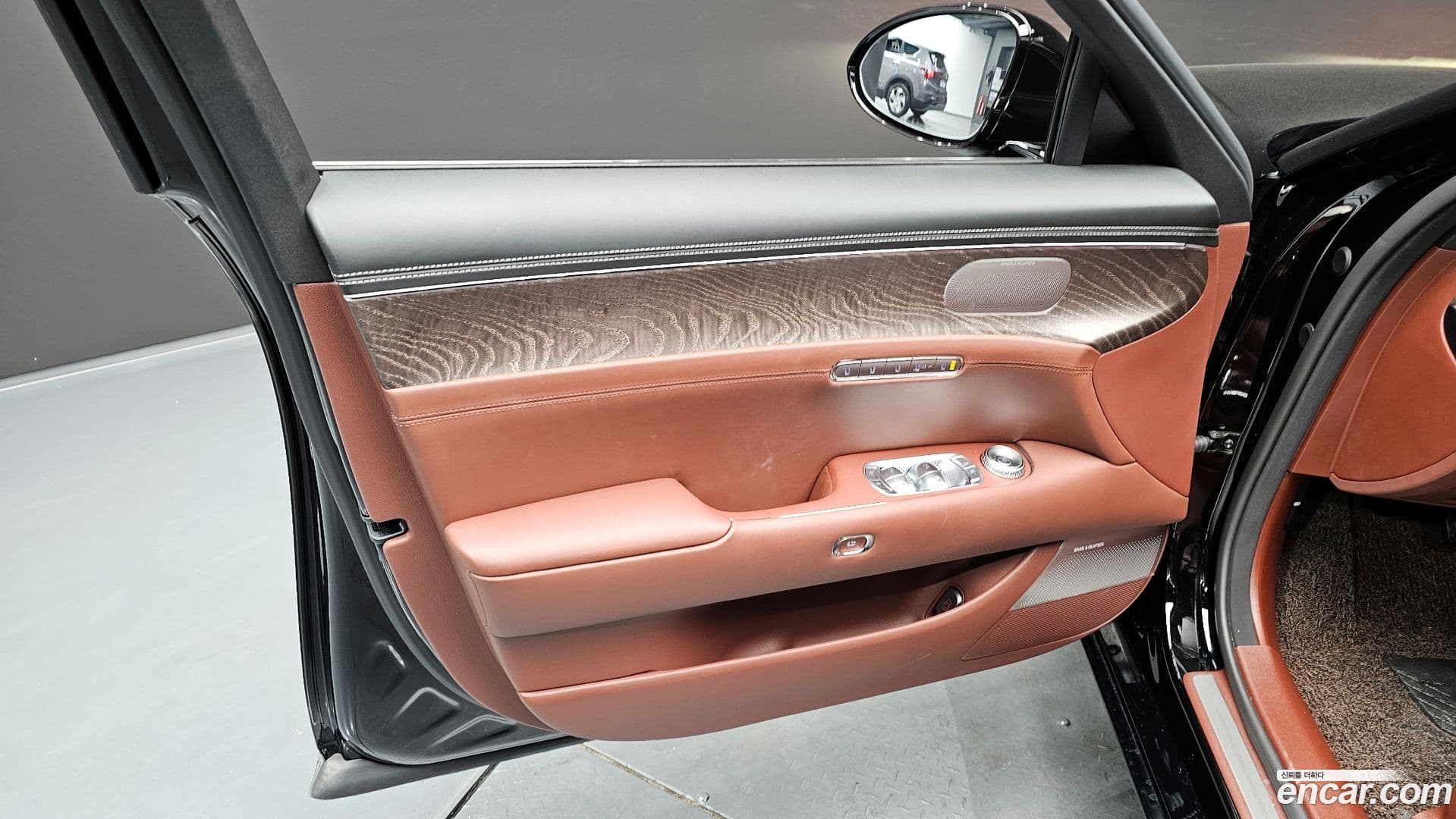 Main__Slider__Photo:G90 Genesis 2022.8-23
