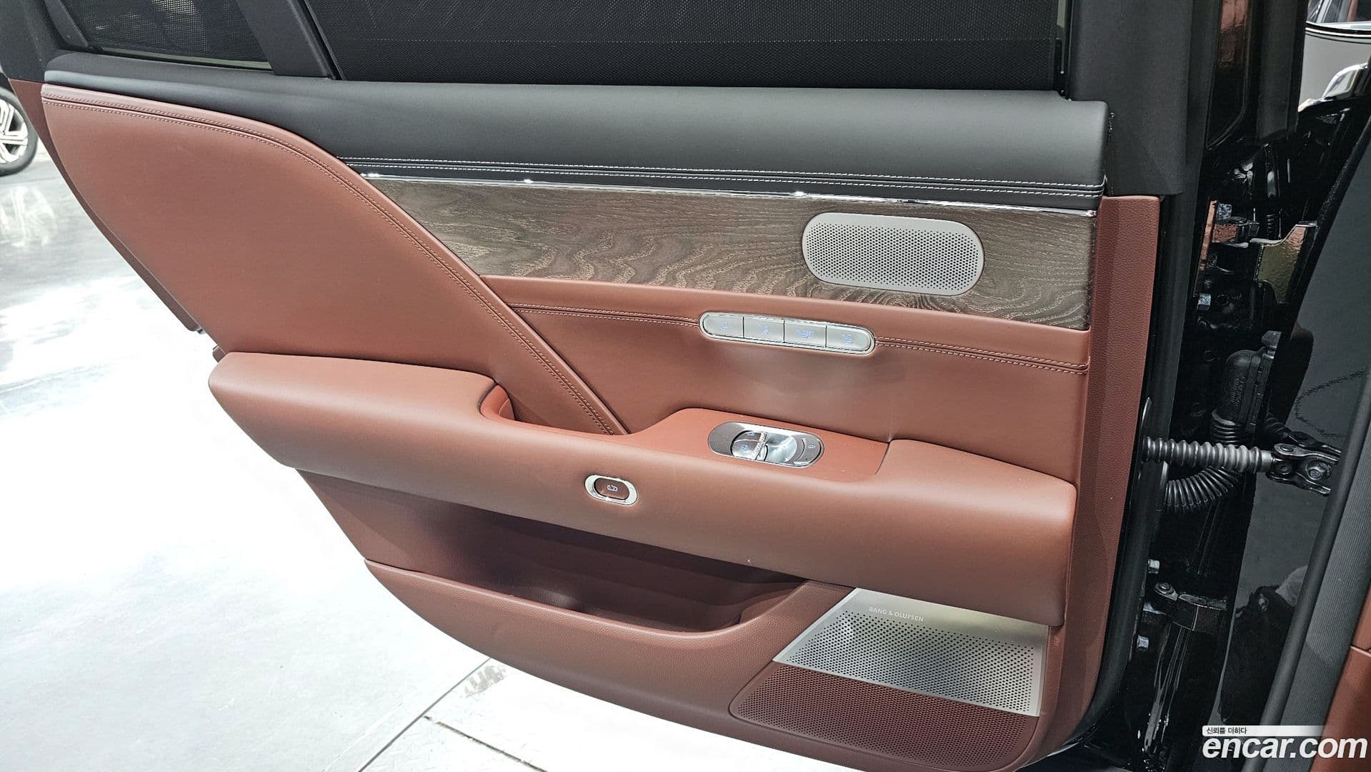 Main__Slider__Photo:G90 Genesis 2022.8-24