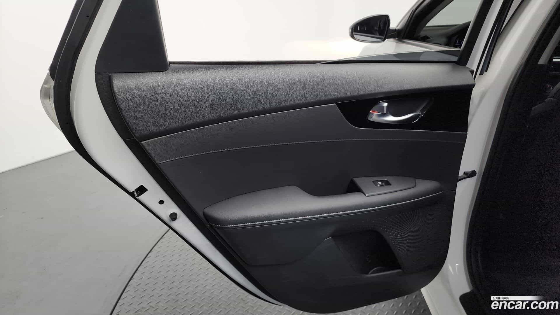 K3 Kia 2024.1-INNER-035