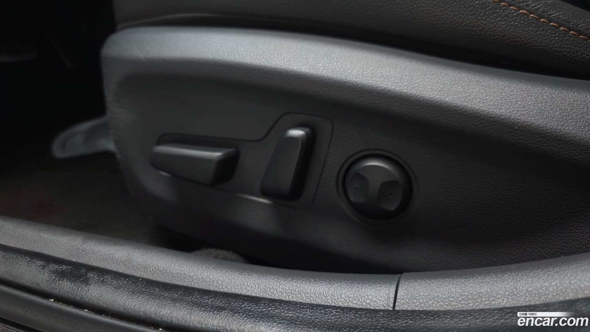 Main__Slider__Photo:Ioniq Hyundai 2016.10-16