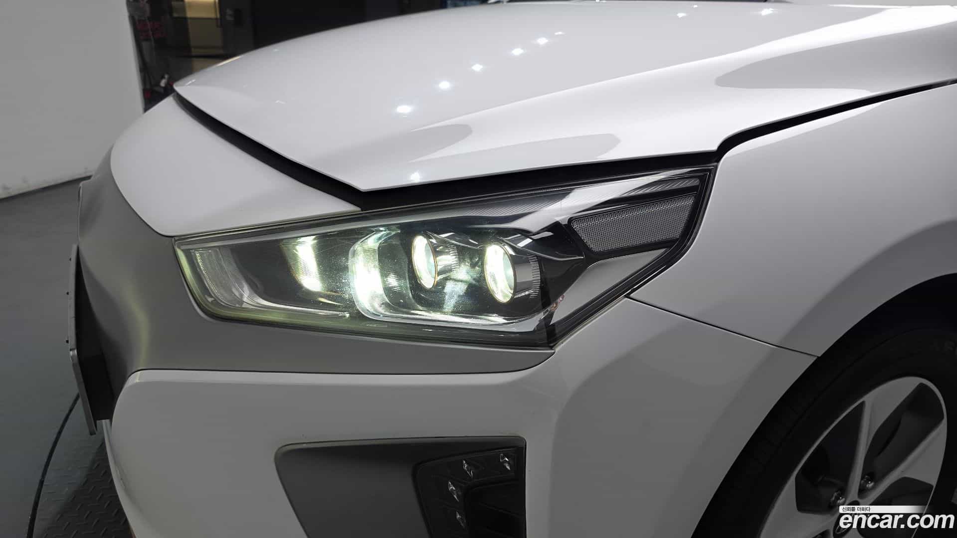 Ioniq Hyundai 2016.10-OUTER-032