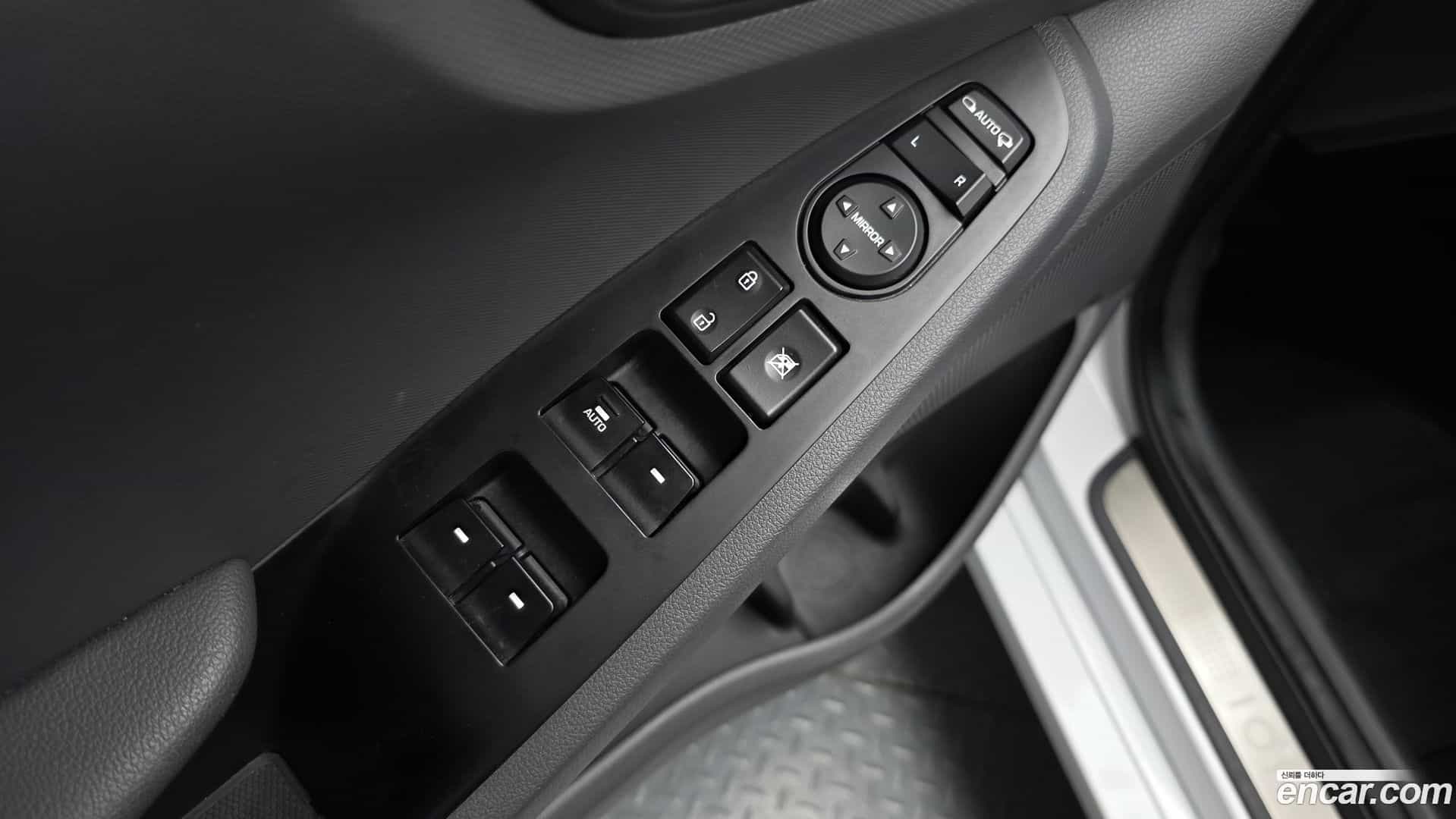 Ioniq Hyundai 2016.10-OPTION-040