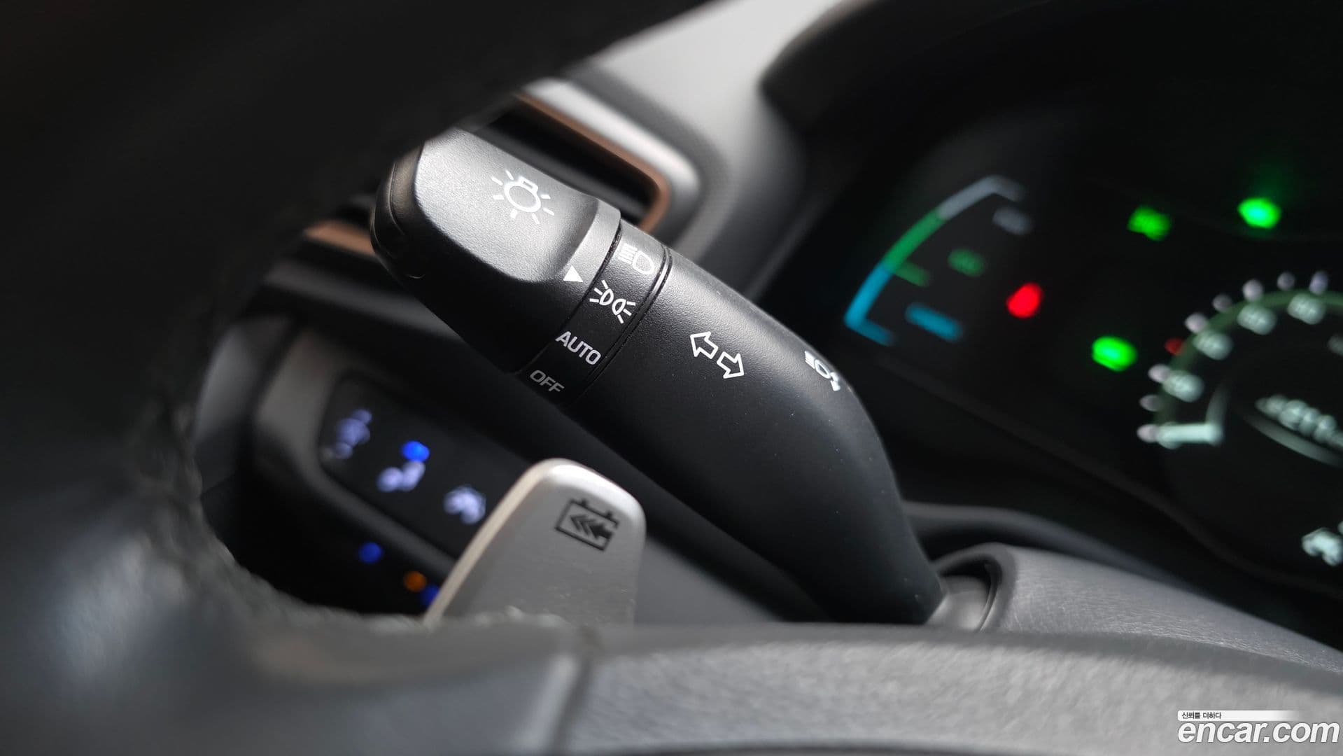 Main__Slider__Photo:Ioniq Hyundai 2016.10-27