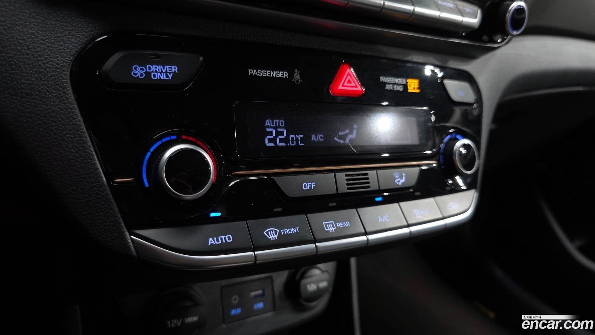 Main__Slider__Photo:Ioniq Hyundai 2016.10-32