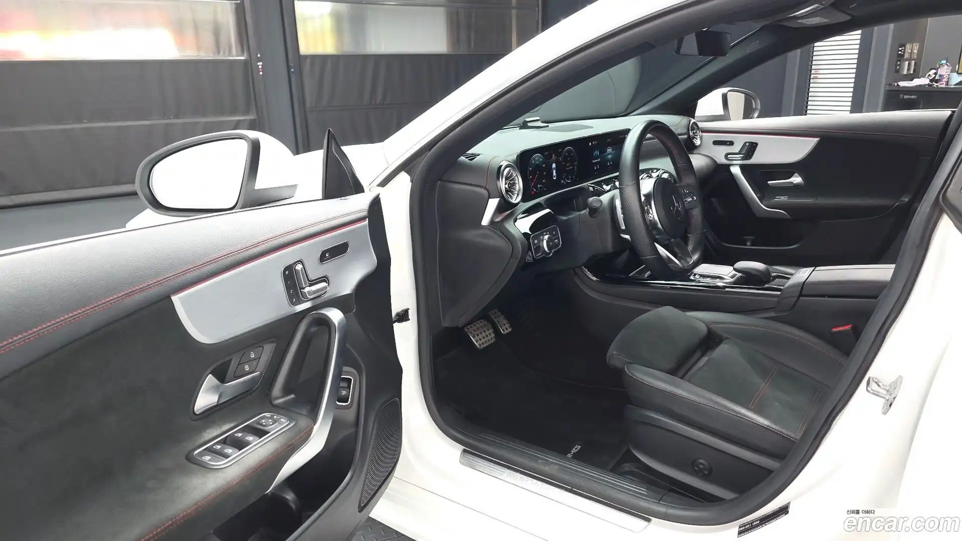 CLA-Class Mercedes-Benz 2021.6-INNER-010