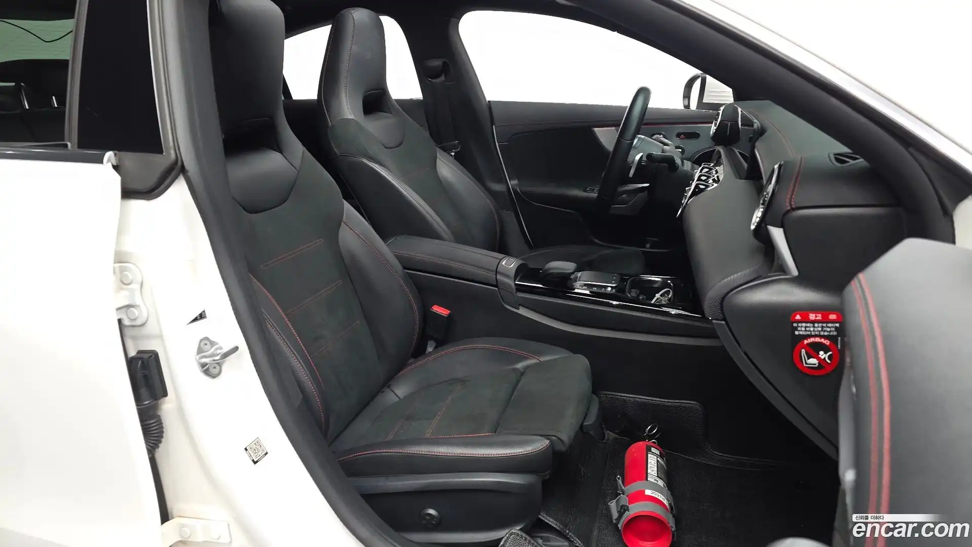 CLA-Class Mercedes-Benz 2021.6-OPTION-015