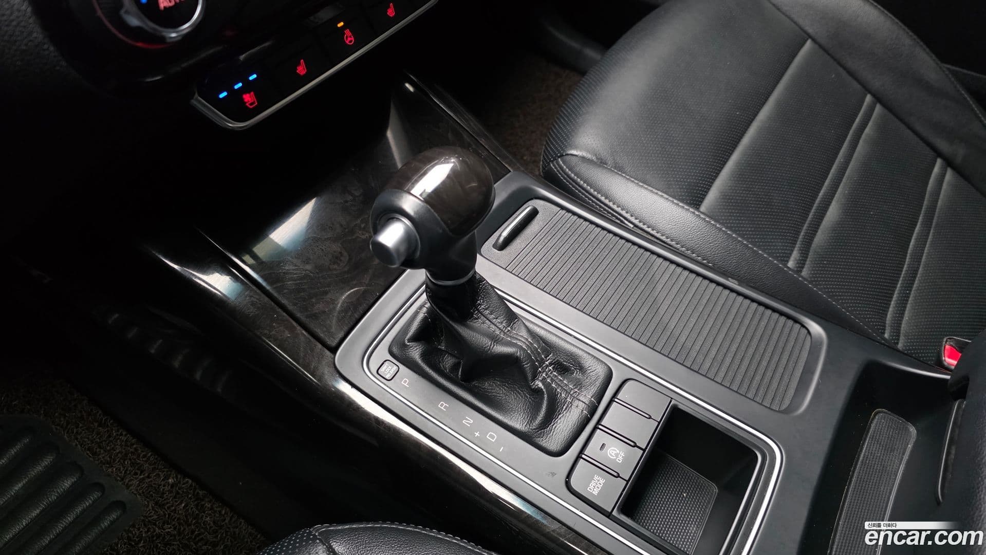Main__Slider__Photo:Sorento Kia 2017.1-8