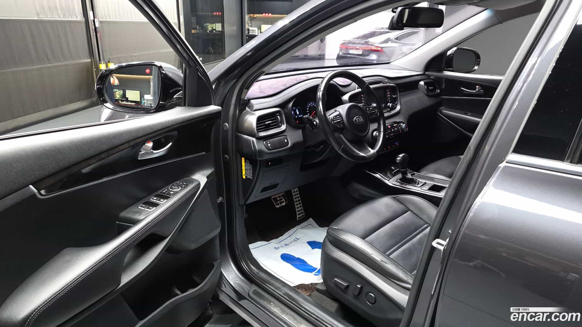 Sorento Kia 2017.1-INNER-010