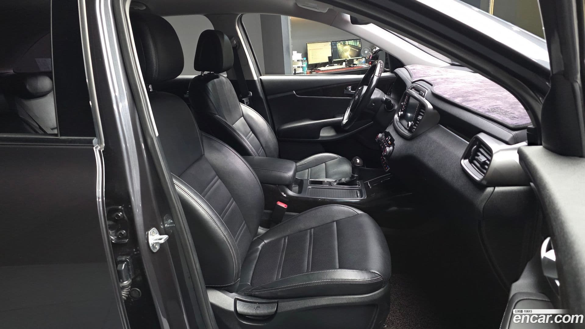 Main__Slider__Photo:Sorento Kia 2017.1-10