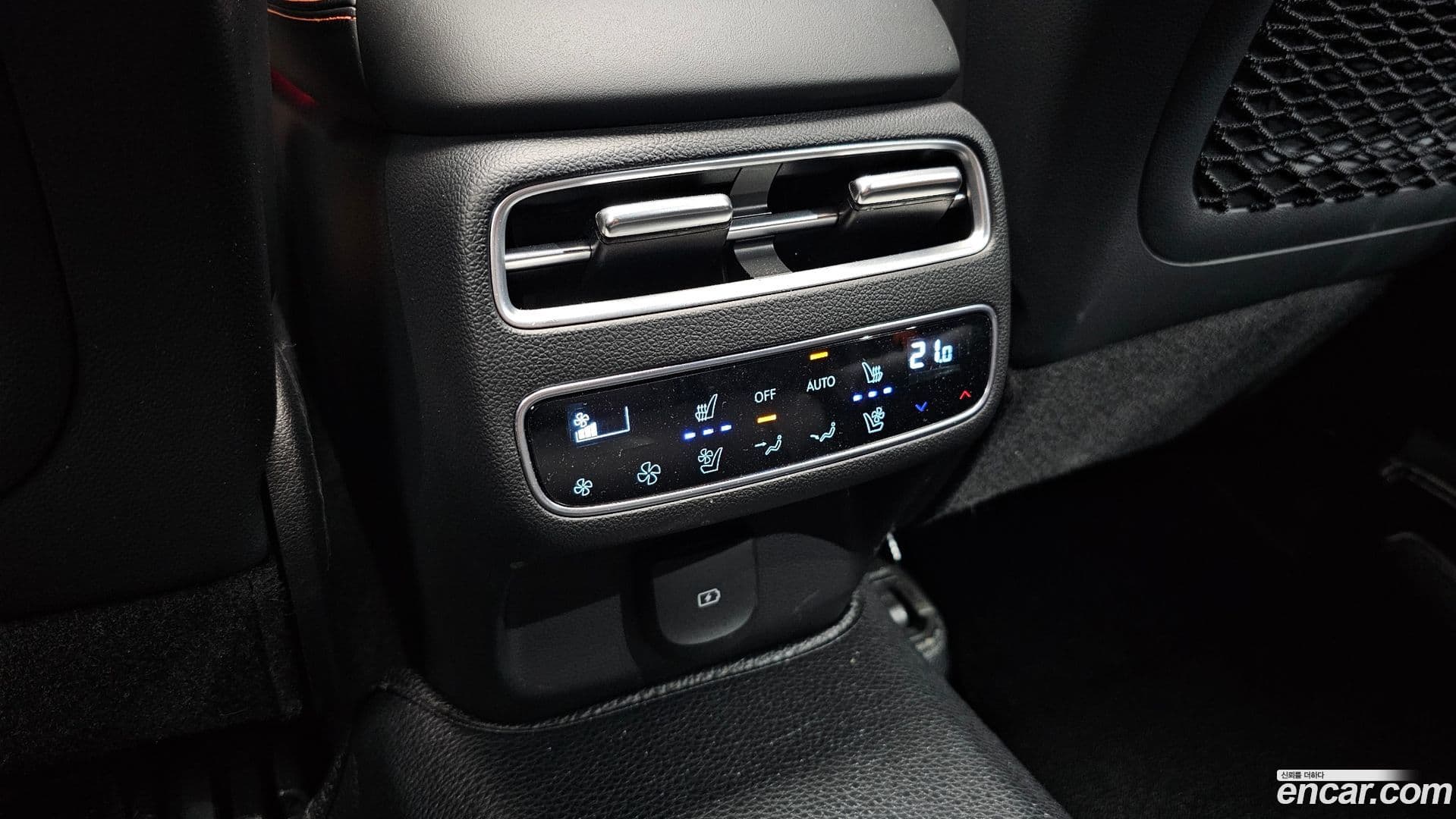 Main__Slider__Photo:GV70 Genesis 2024.7-18