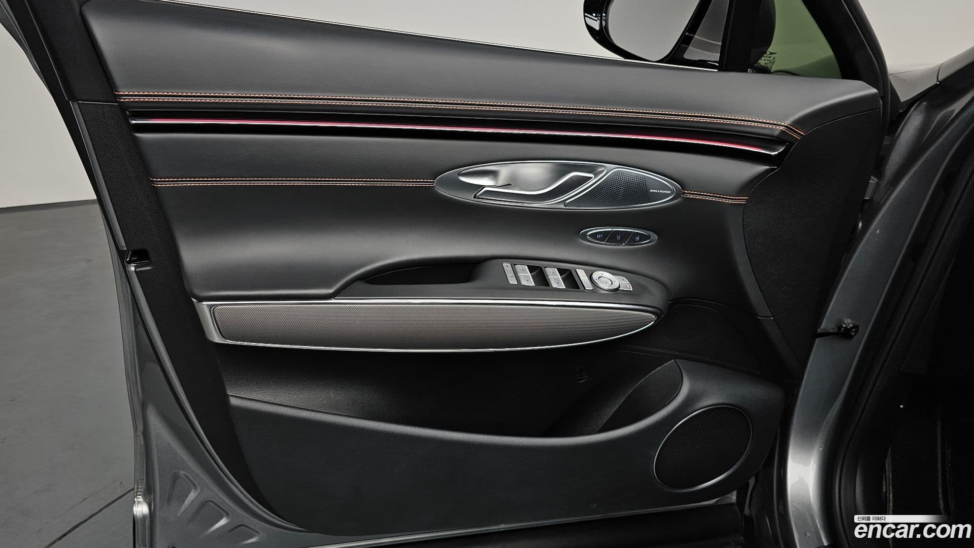 Main__Slider__Photo:GV70 Genesis 2024.7-23
