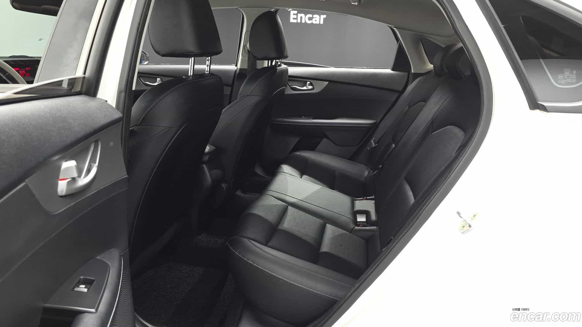 K3 Kia 2019.0-OPTION-016