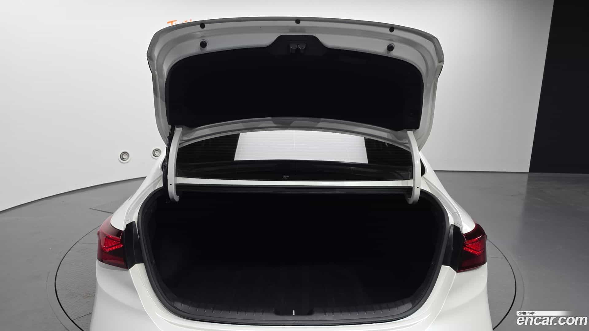 K3 Kia 2019.0-OPTION-024