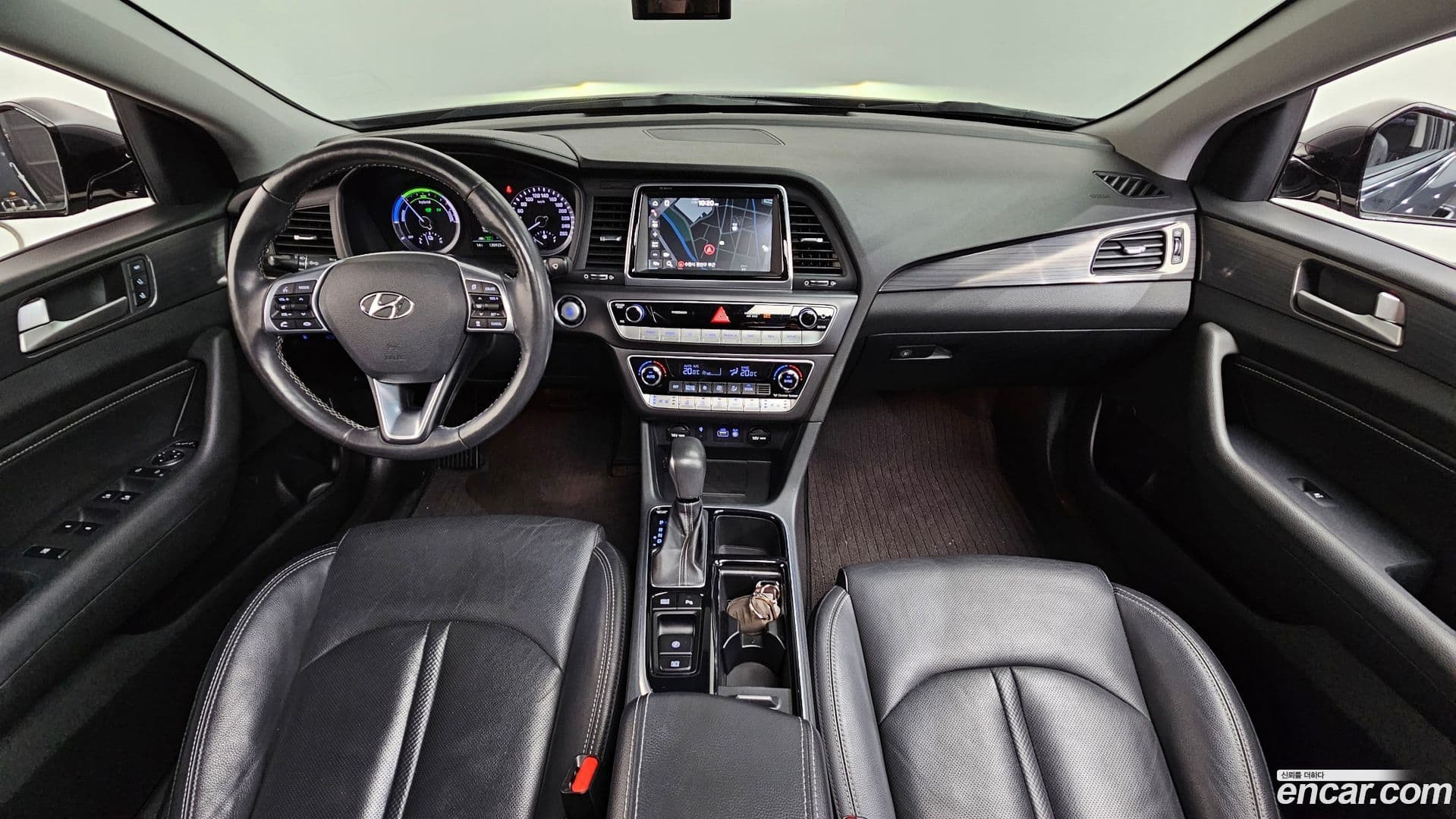 Main__Slider__Photo:Sonata Hyundai 2017.5-6