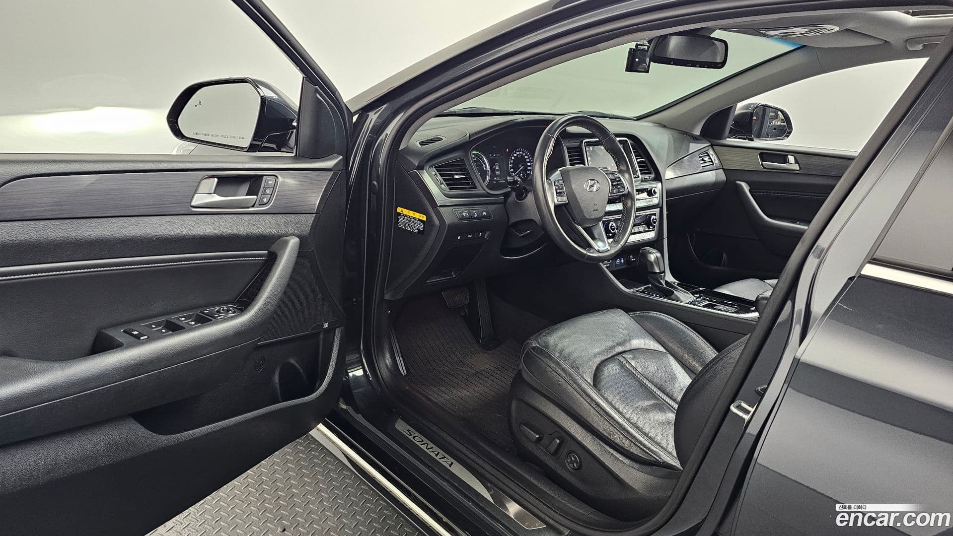 Main__Slider__Photo:Sonata Hyundai 2017.5-9