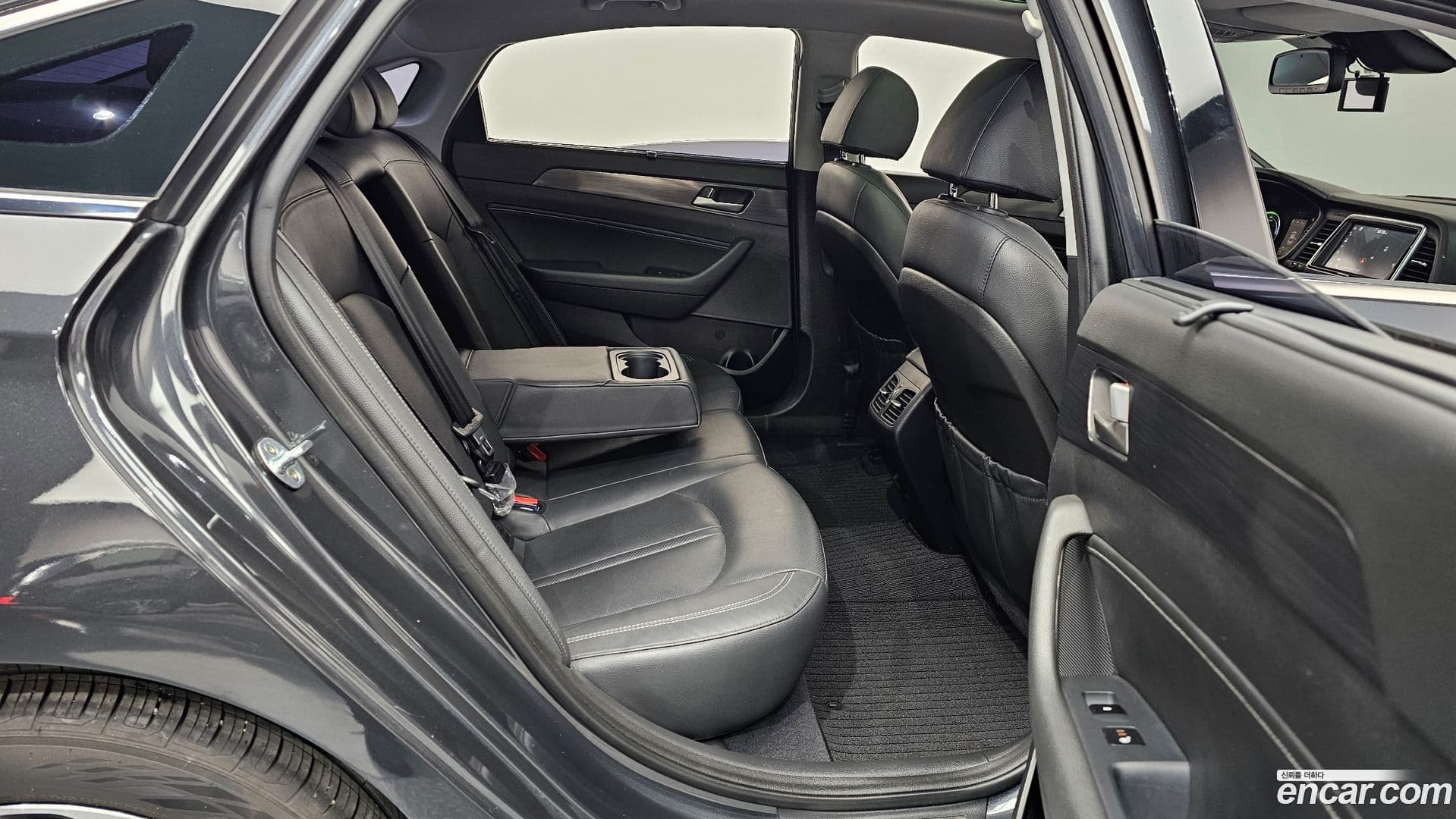 Main__Slider__Photo:Sonata Hyundai 2017.5-10
