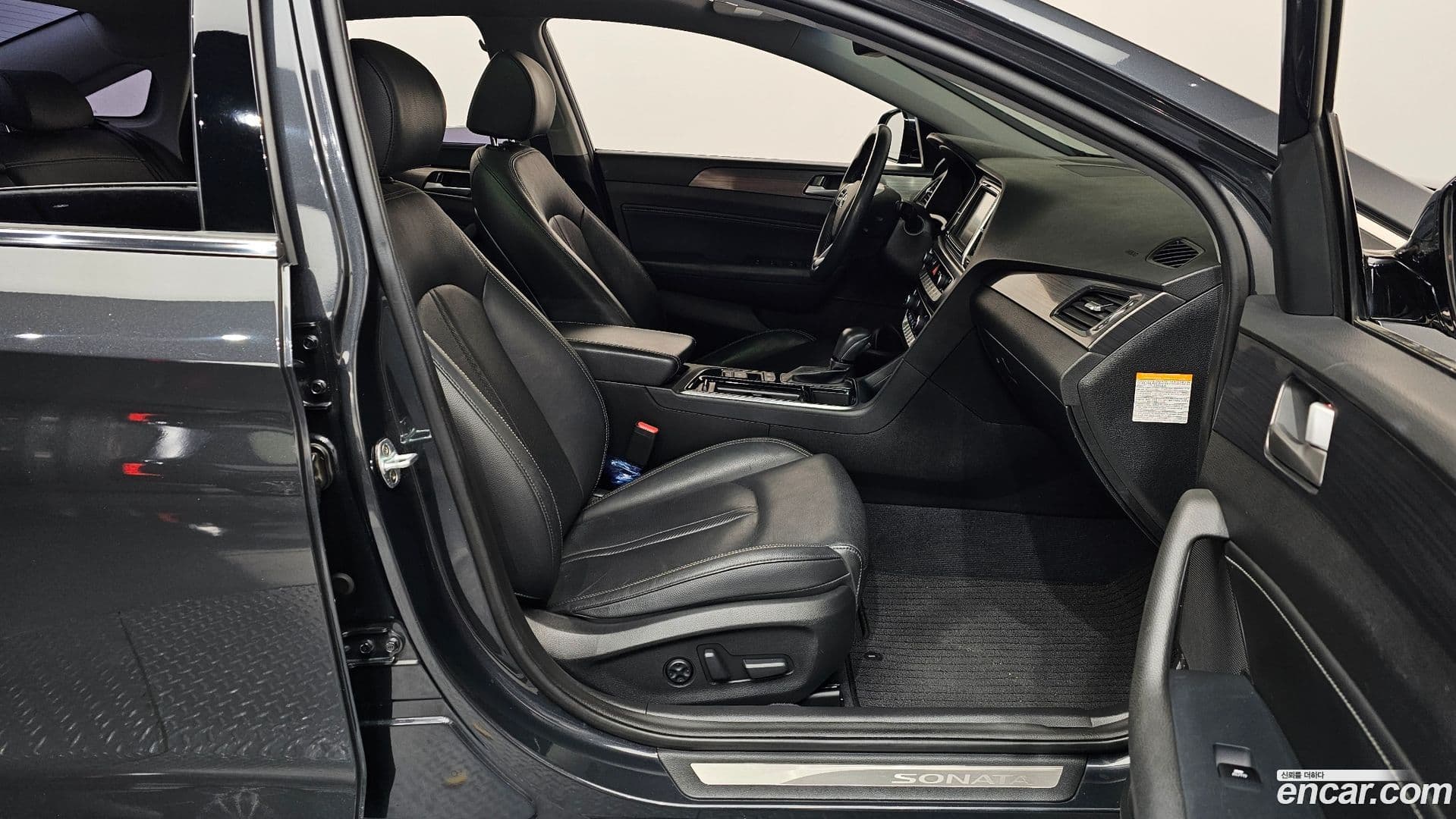 Main__Slider__Photo:Sonata Hyundai 2017.5-25
