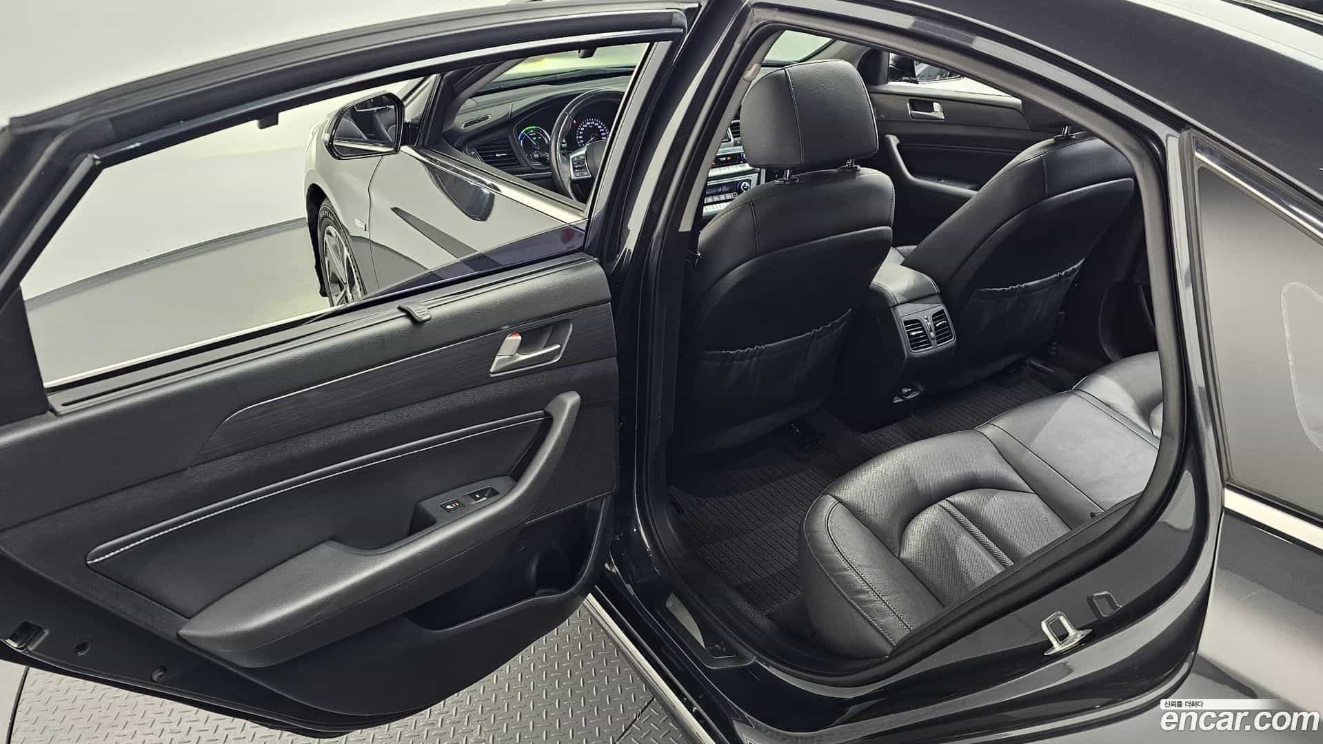 Sonata Hyundai 2017.5-OPTION-043