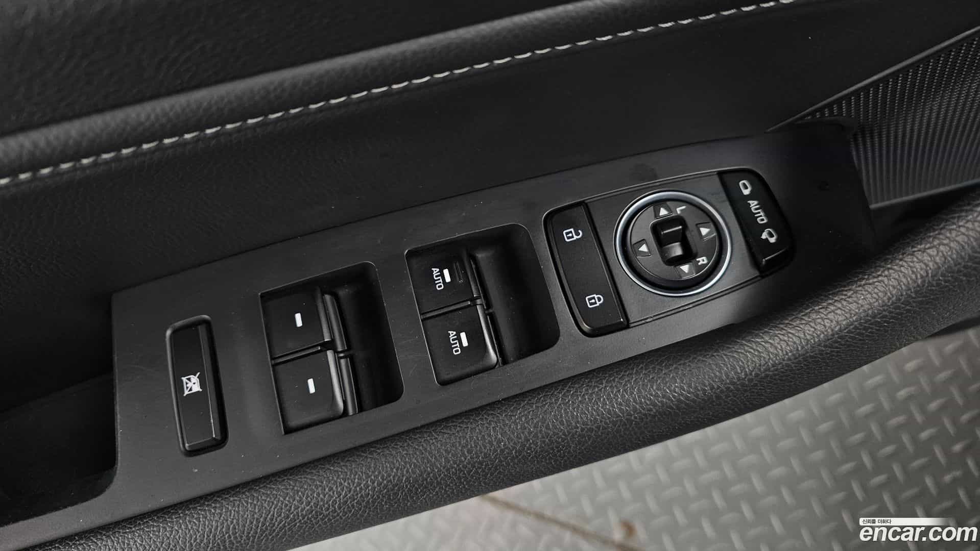 Sonata Hyundai 2017.5-OPTION-049