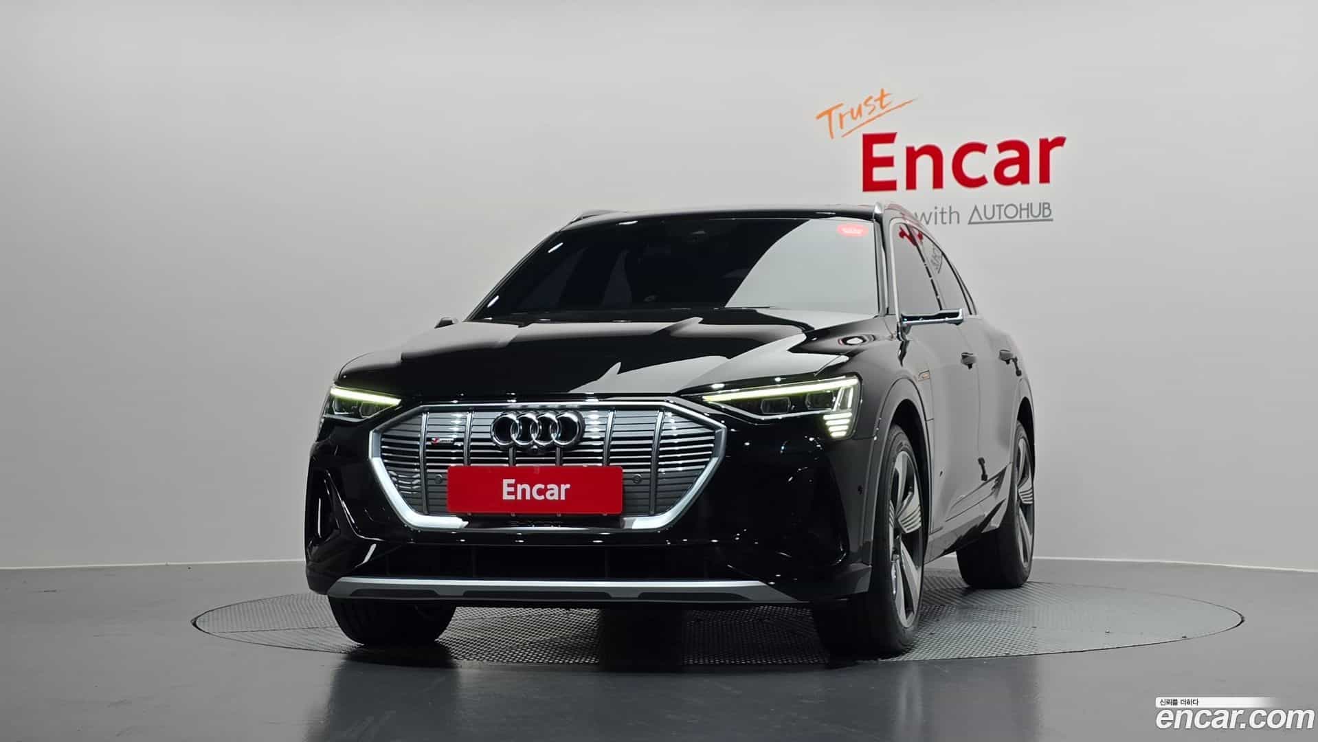 e-tron Audi 2021.10-OUTER-003