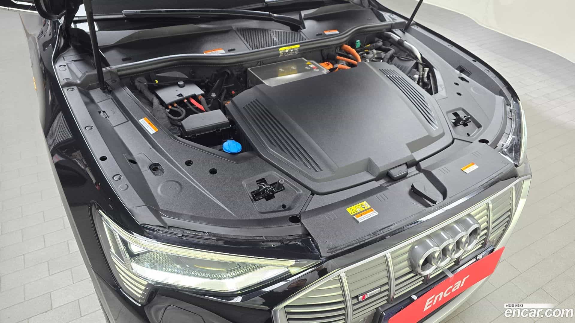 e-tron Audi 2021.10-OUTER-006