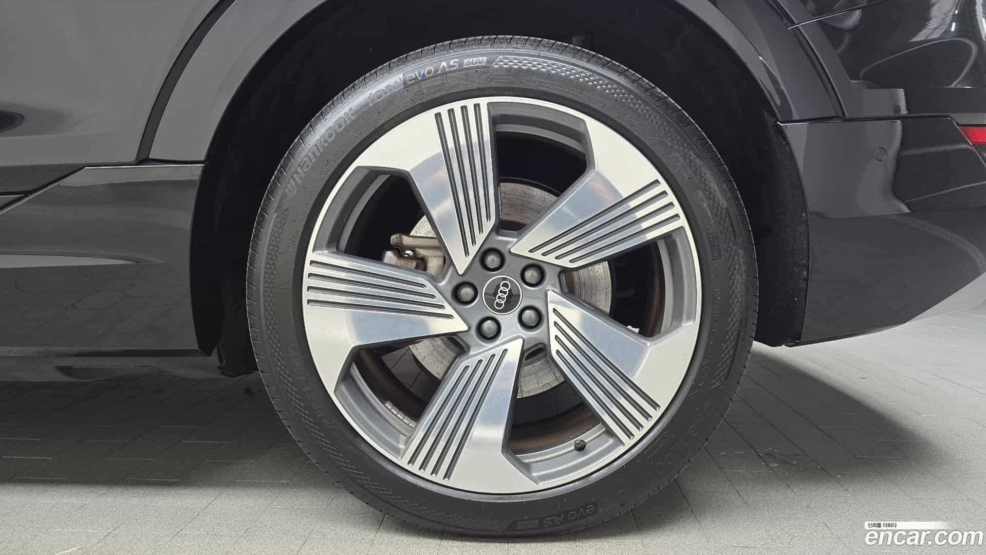 e-tron Audi 2021.10-OUTER-031