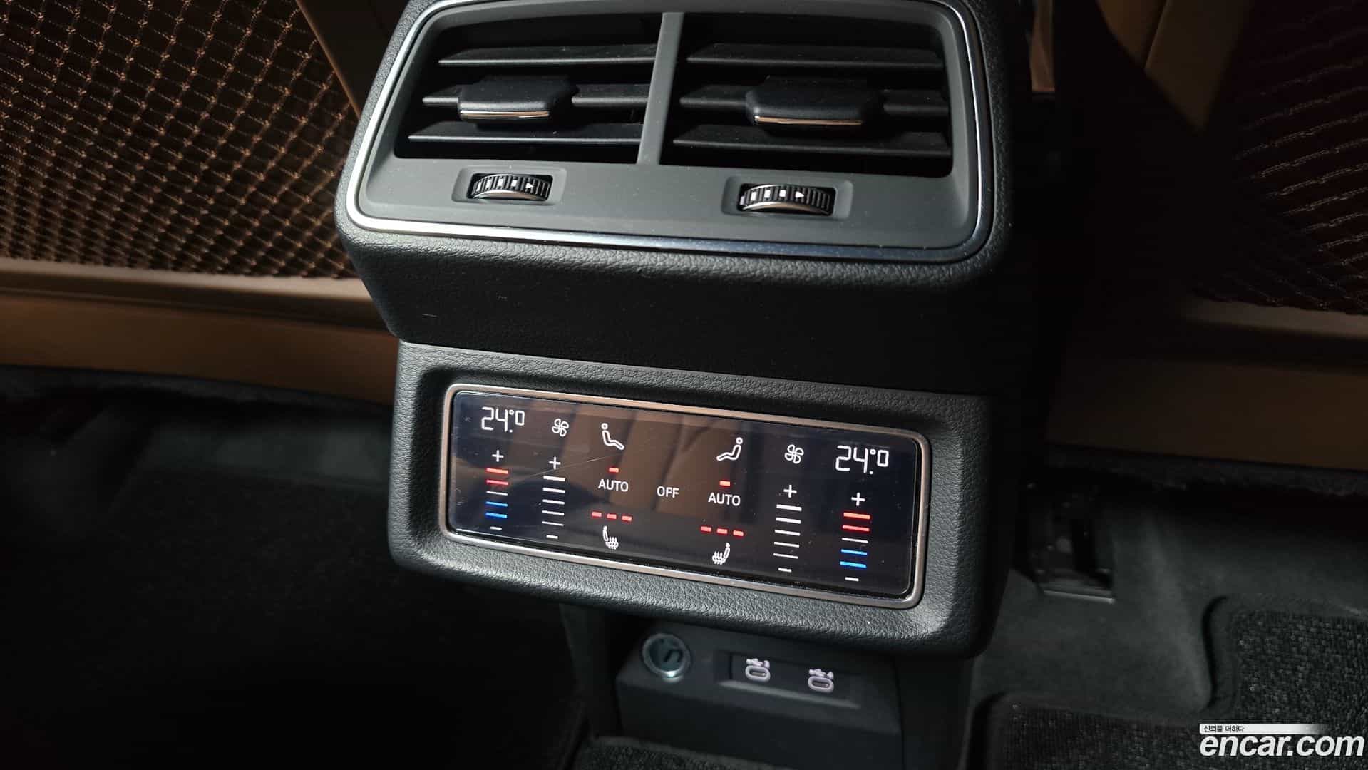e-tron Audi 2021.10-OPTION-042