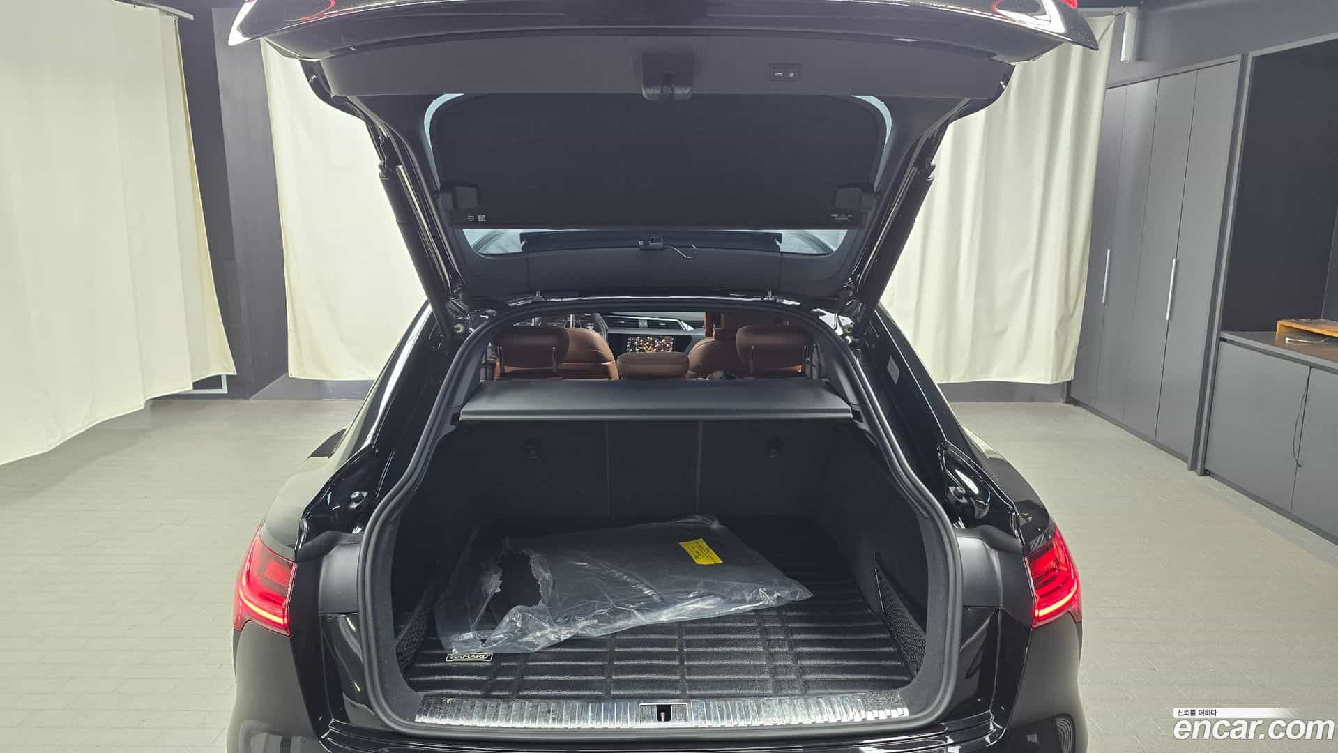 e-tron Audi 2021.10-OPTION-043