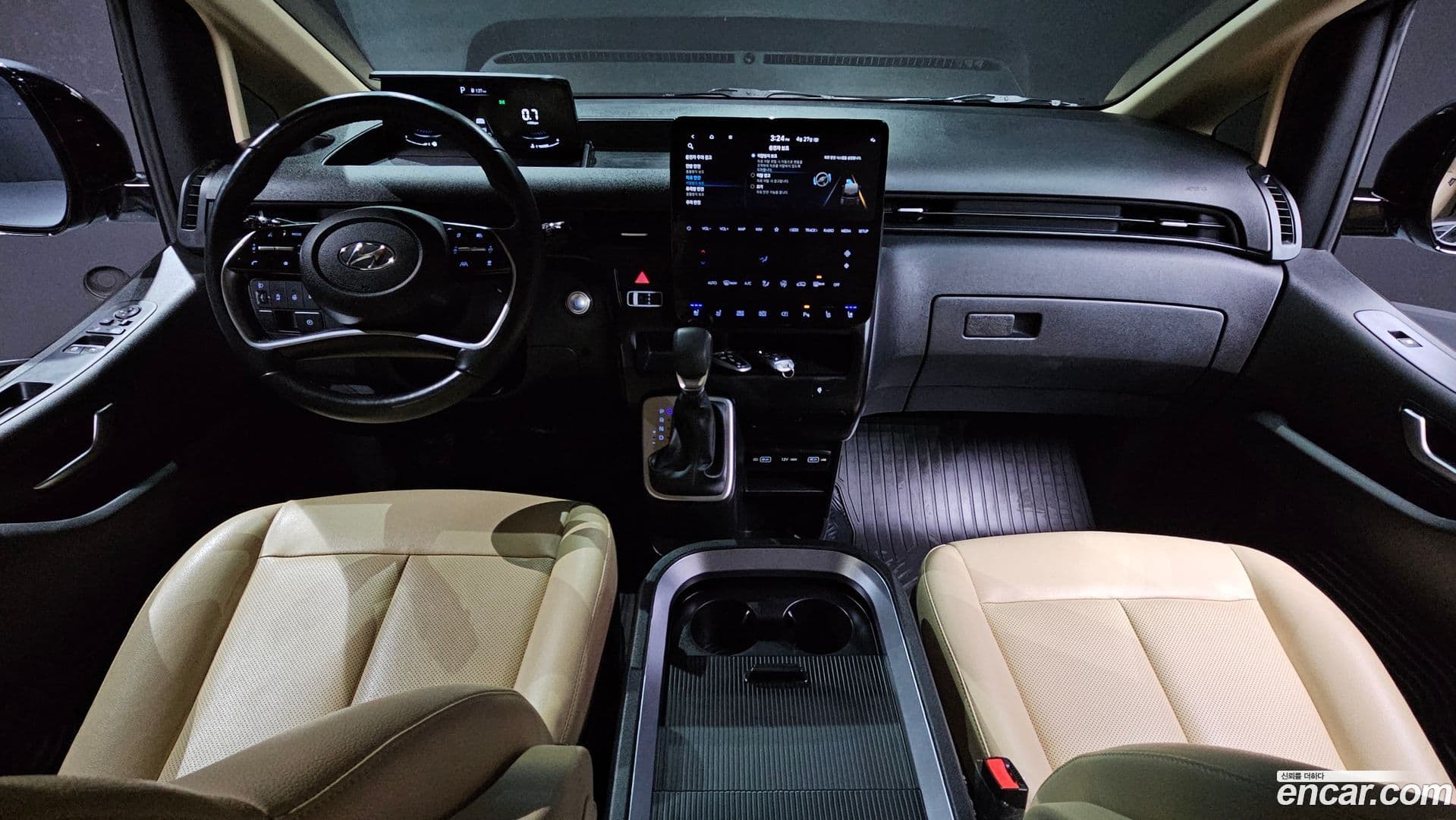 Main__Slider__Photo:Staria Hyundai 2023.2-6