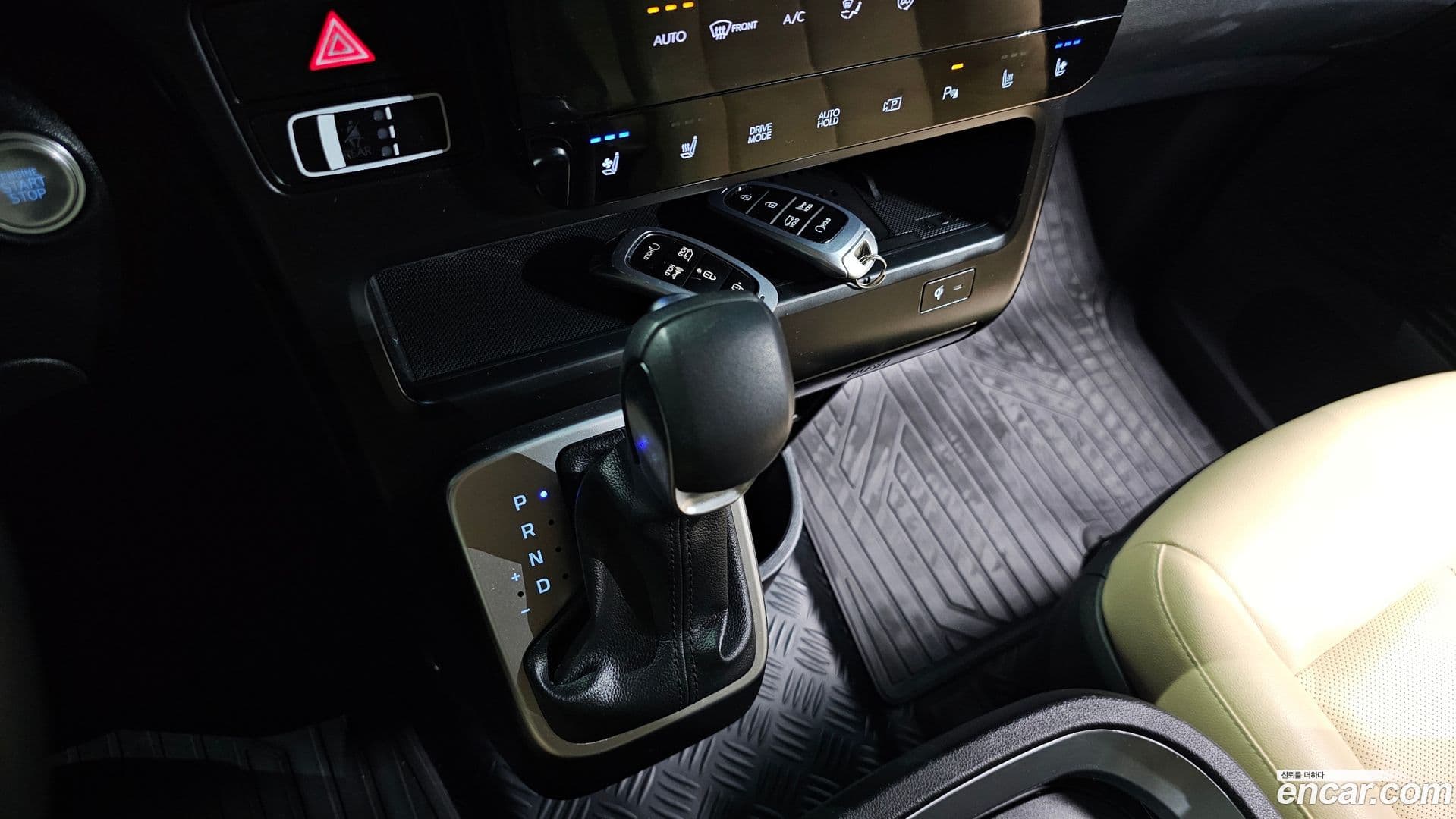 Main__Slider__Photo:Staria Hyundai 2023.2-8