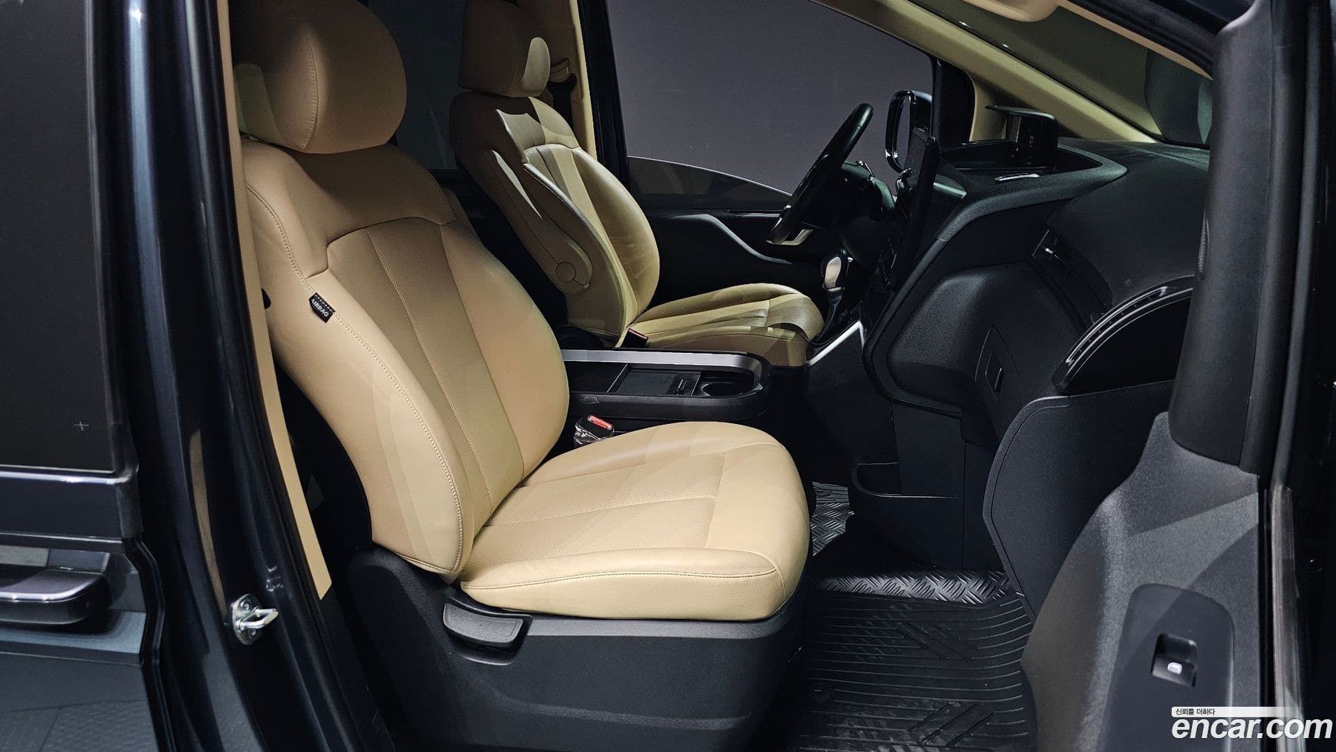Main__Slider__Photo:Staria Hyundai 2023.2-11