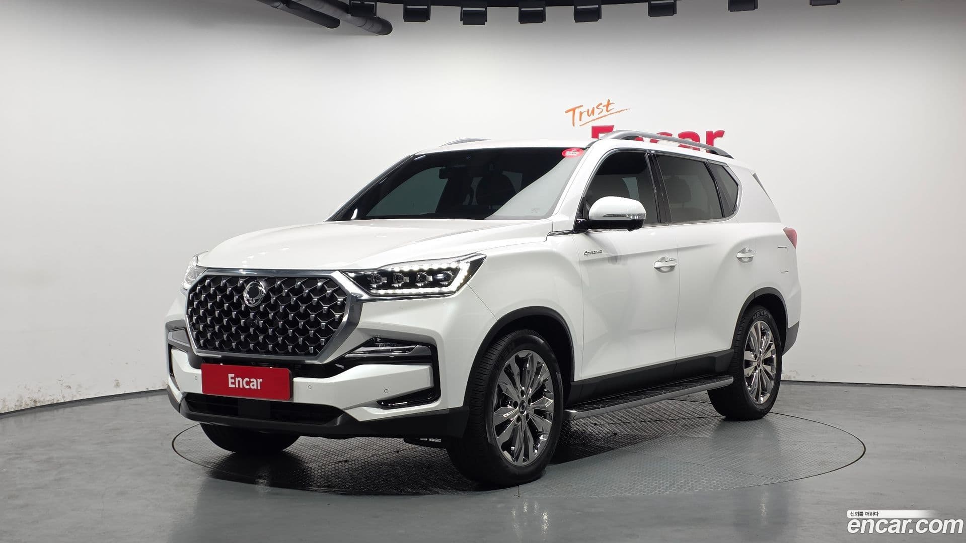 Main__Slider__Photo:Rexton KG Mobility 2023.8-0