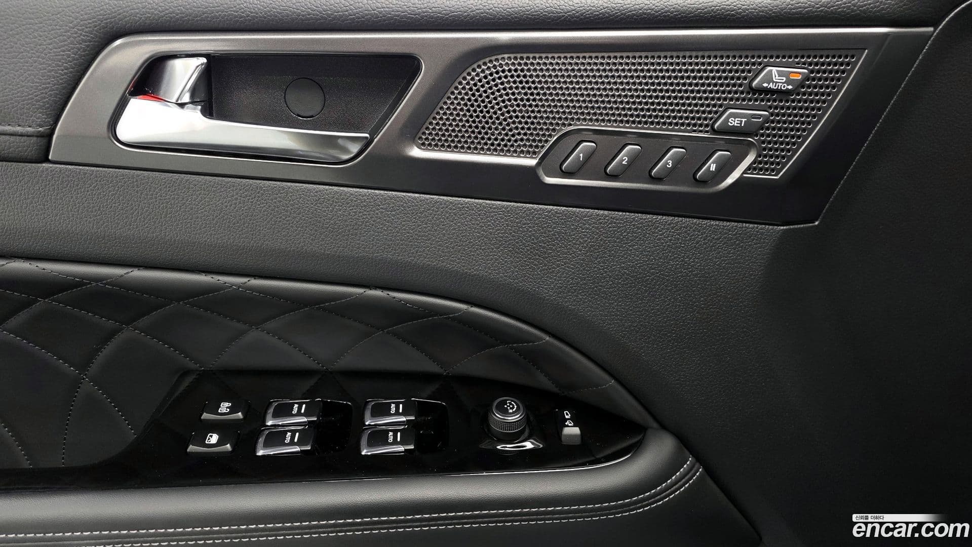 Main__Slider__Photo:Rexton KG Mobility 2023.8-15