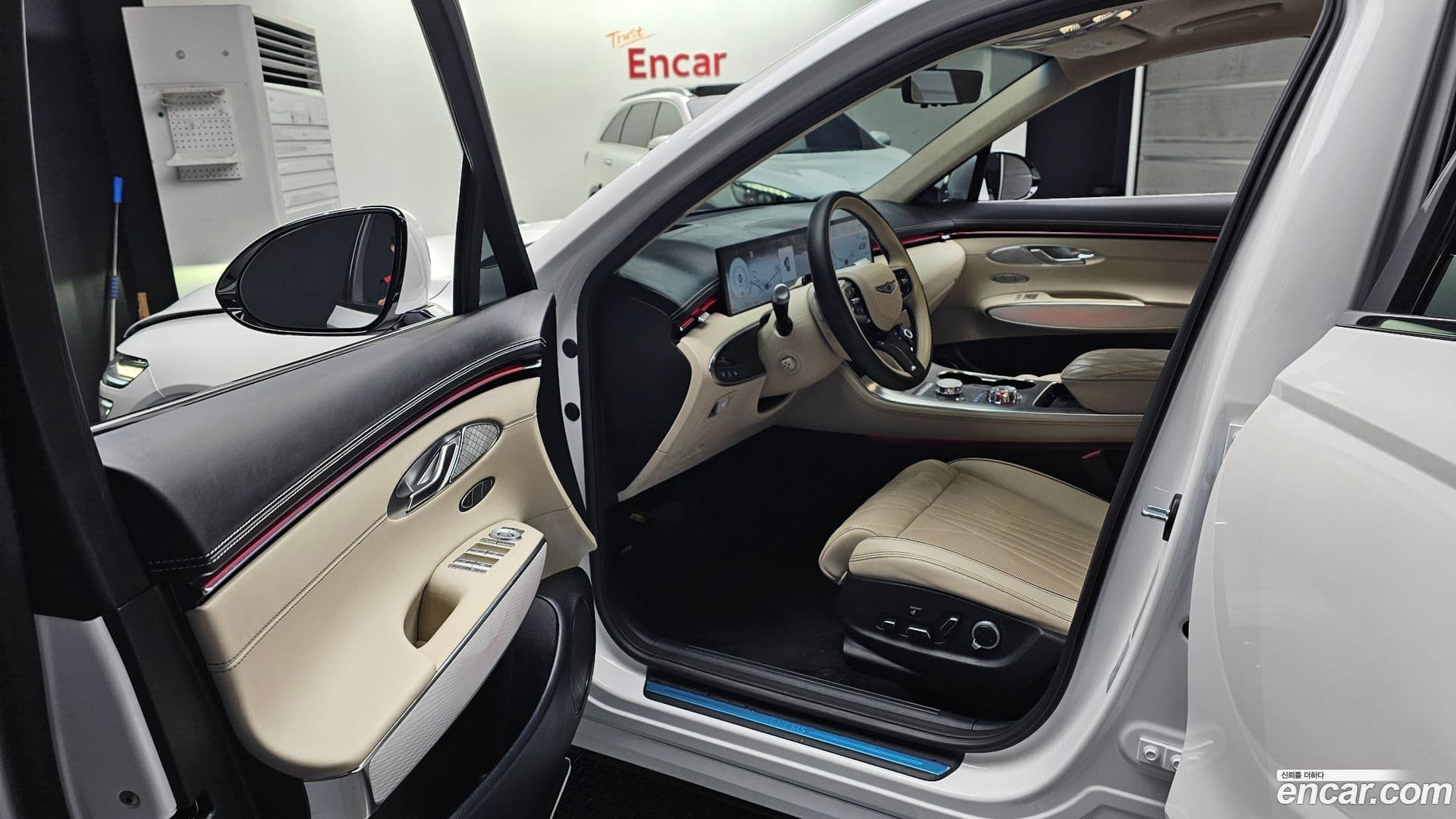 Main__Slider__Photo:GV70 Genesis 2025.0-9