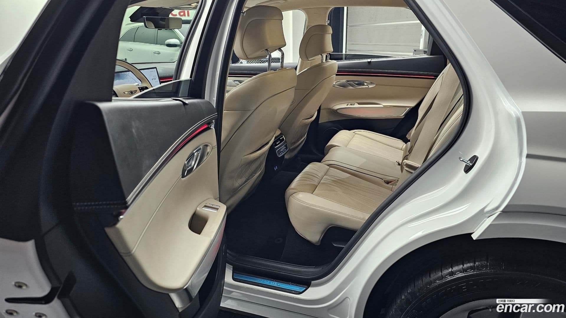 Main__Slider__Photo:GV70 Genesis 2025.0-11