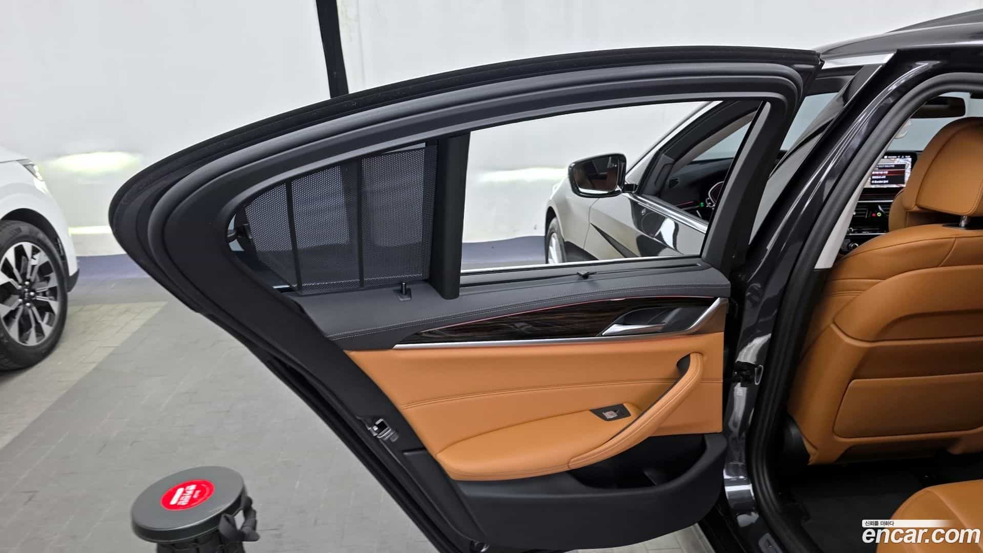 5-Series BMW 2023.5-INNER-035